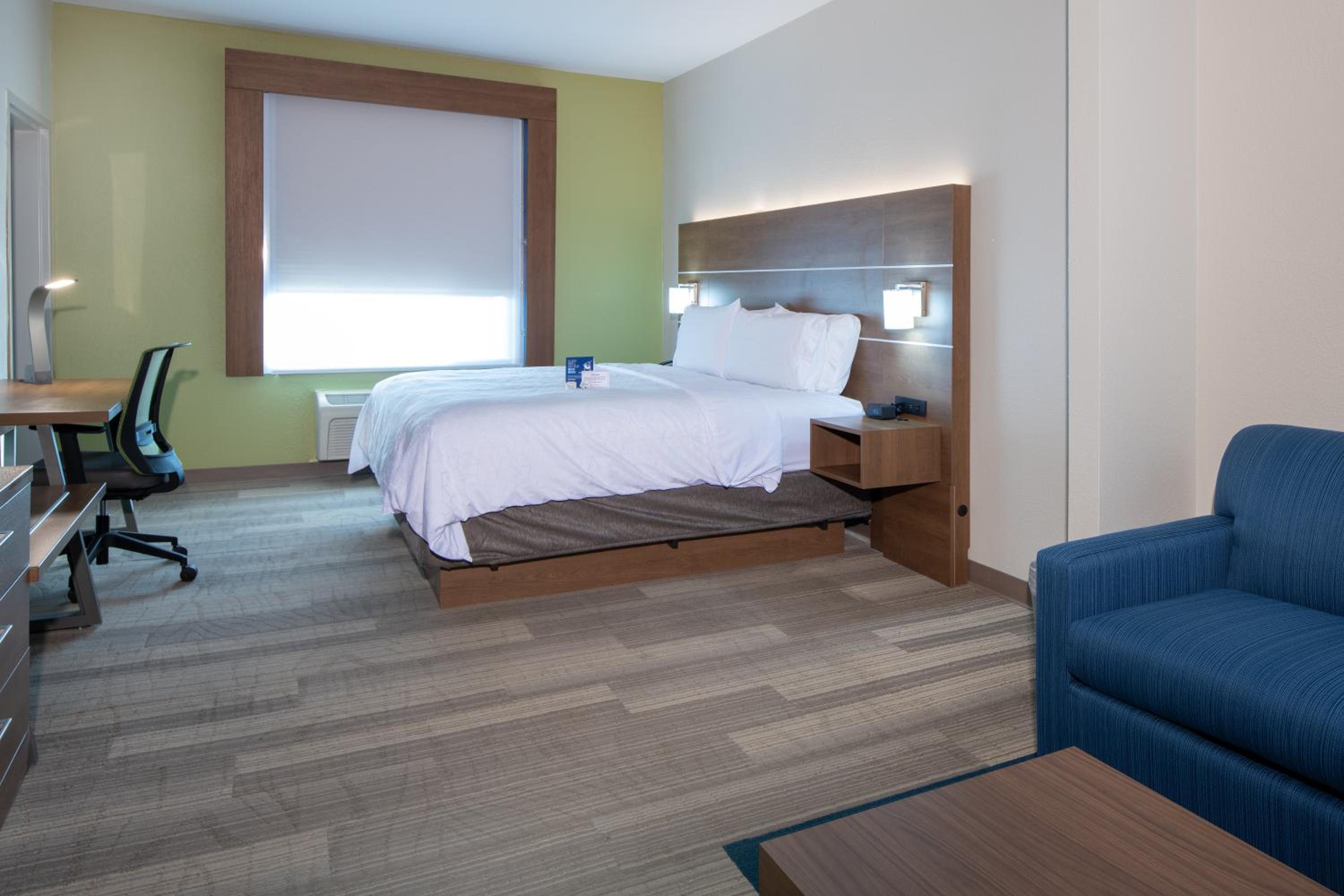 King Suite - Mobility Accessible/Non-Smoking photo 1