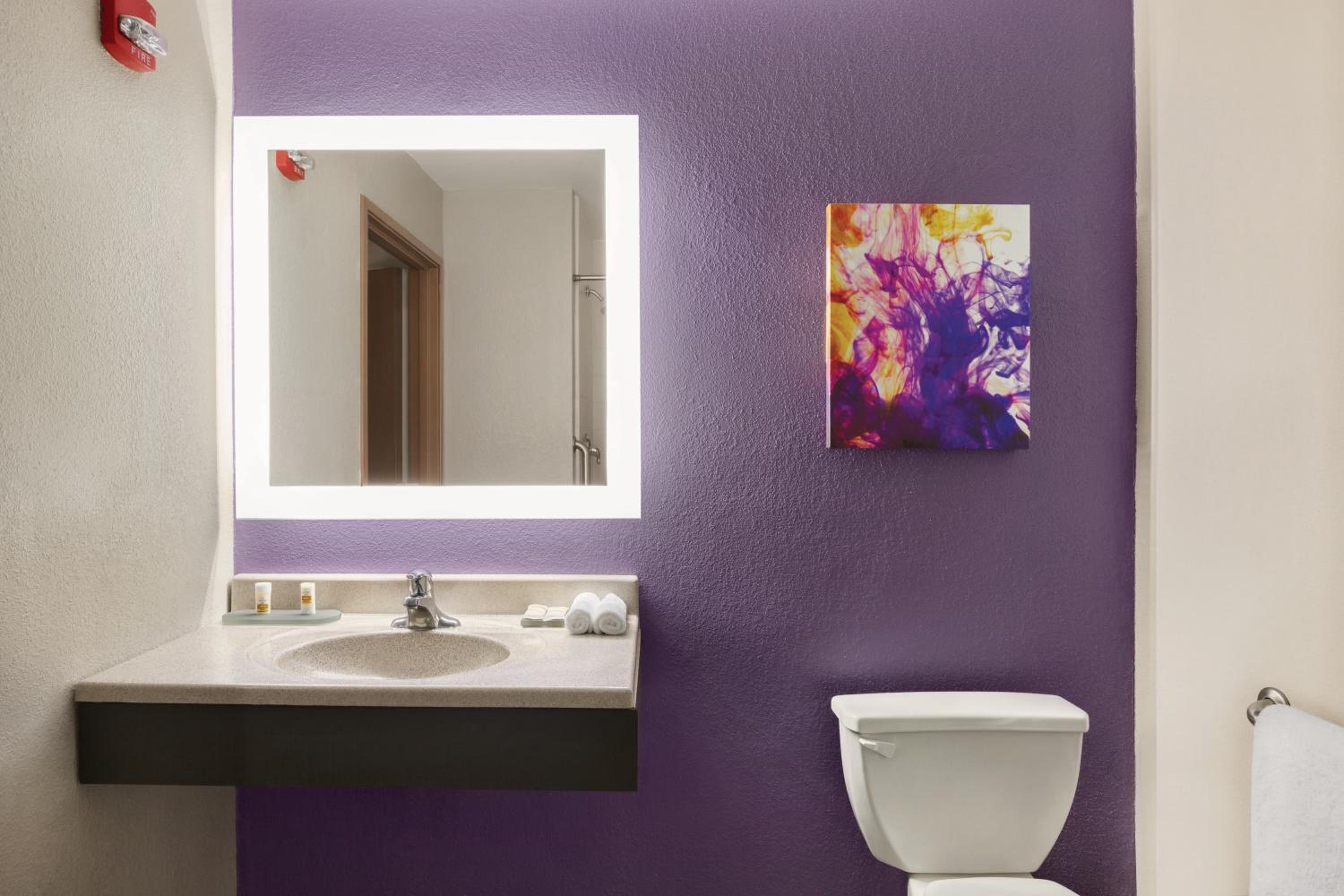 King Room - Mobility Access/Non-Smoking - Photo 5
