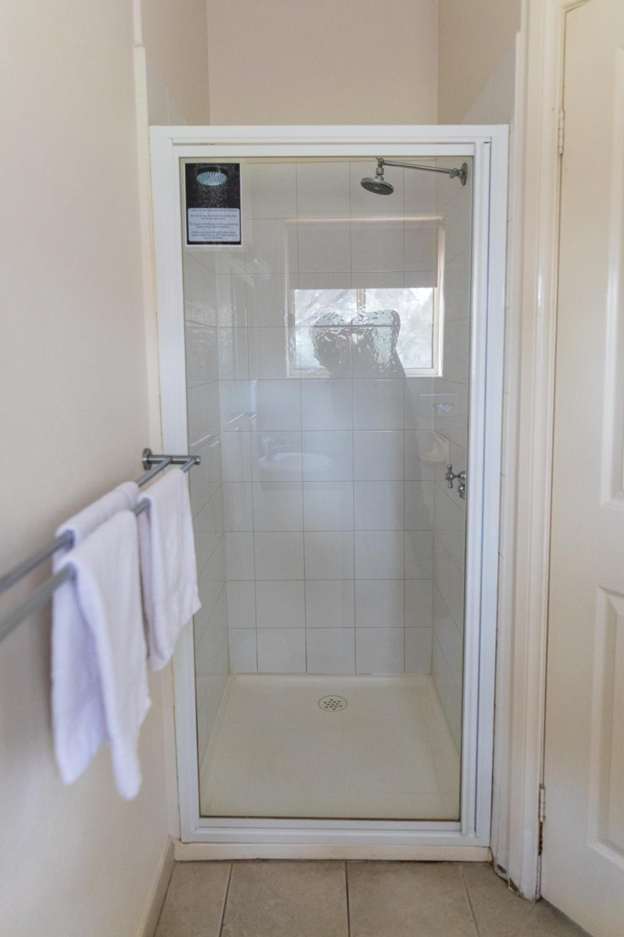 Executive King Room with Spa Bath - Photo 4
