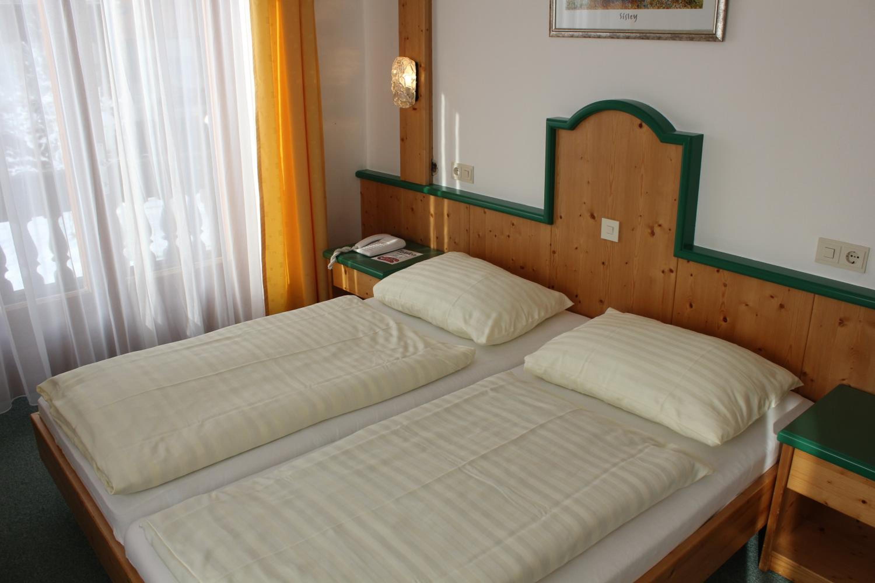 Economy Double Room photo 1