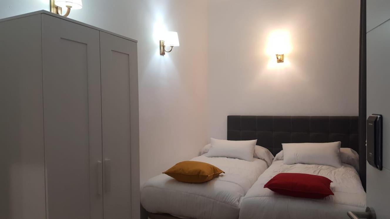 Twin Room with Terrace - Photo 6