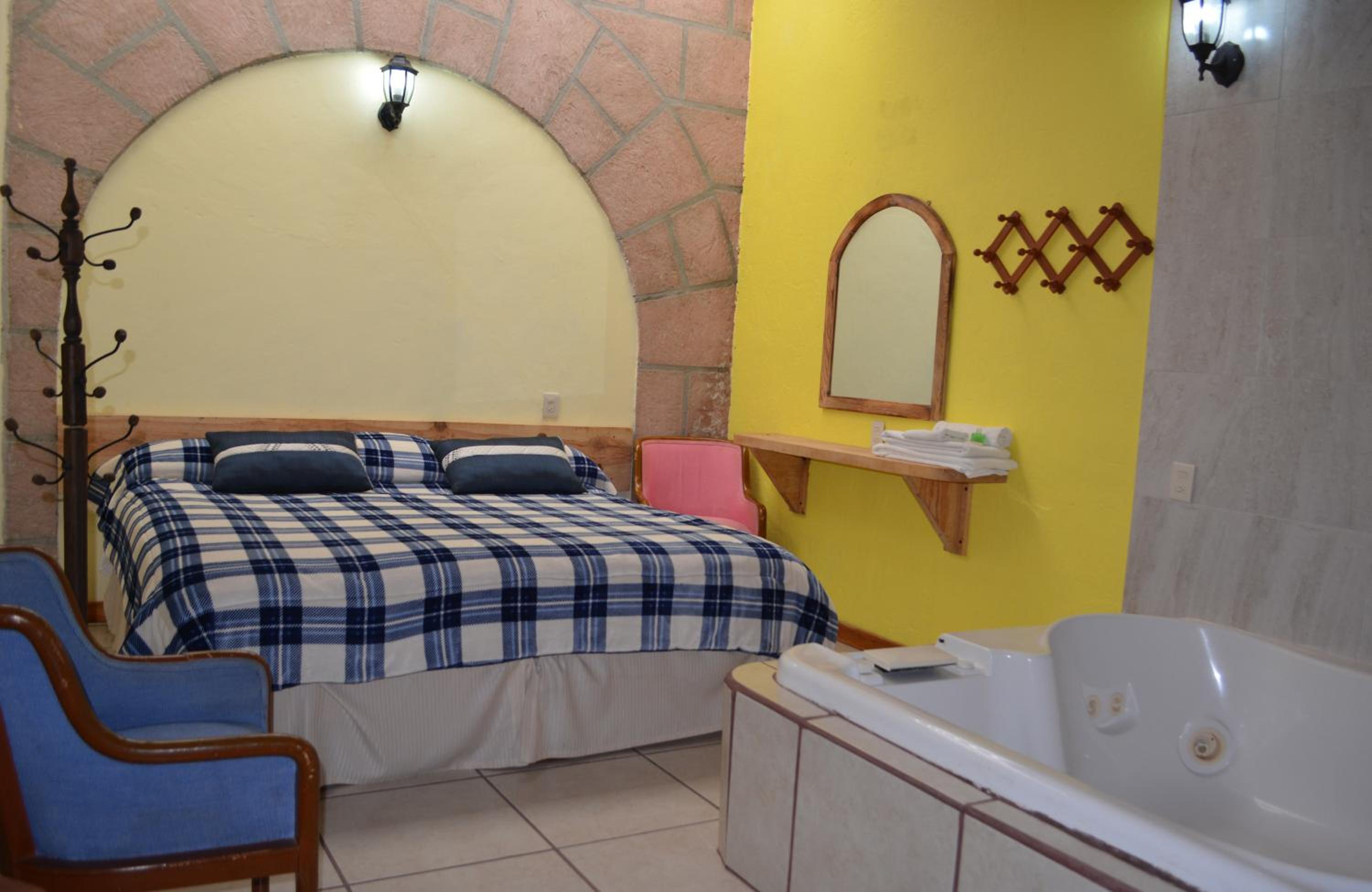 Deluxe Room (2 Adults + 1 Child)
