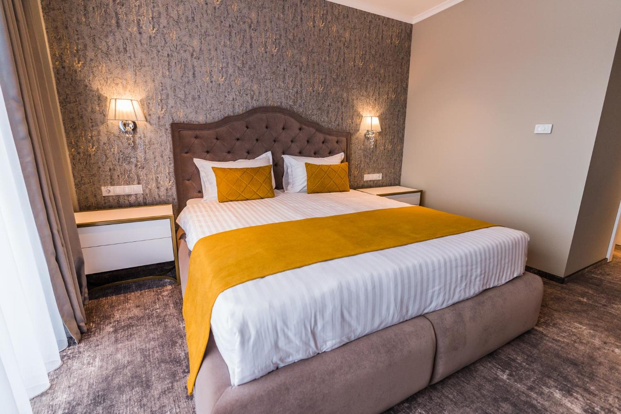 Double Room with Balcony - Photo 1