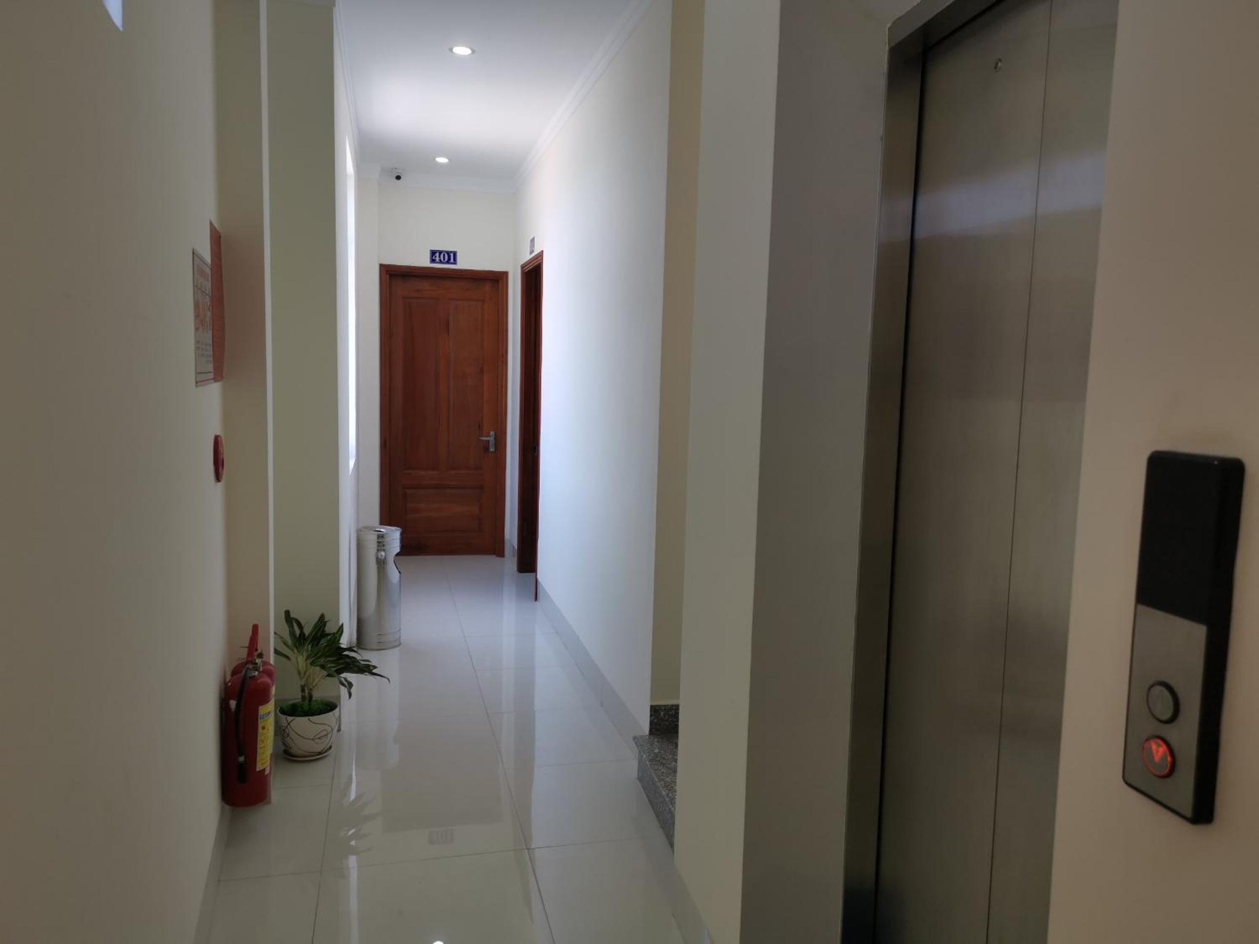 Large Twin Room - Photo 5