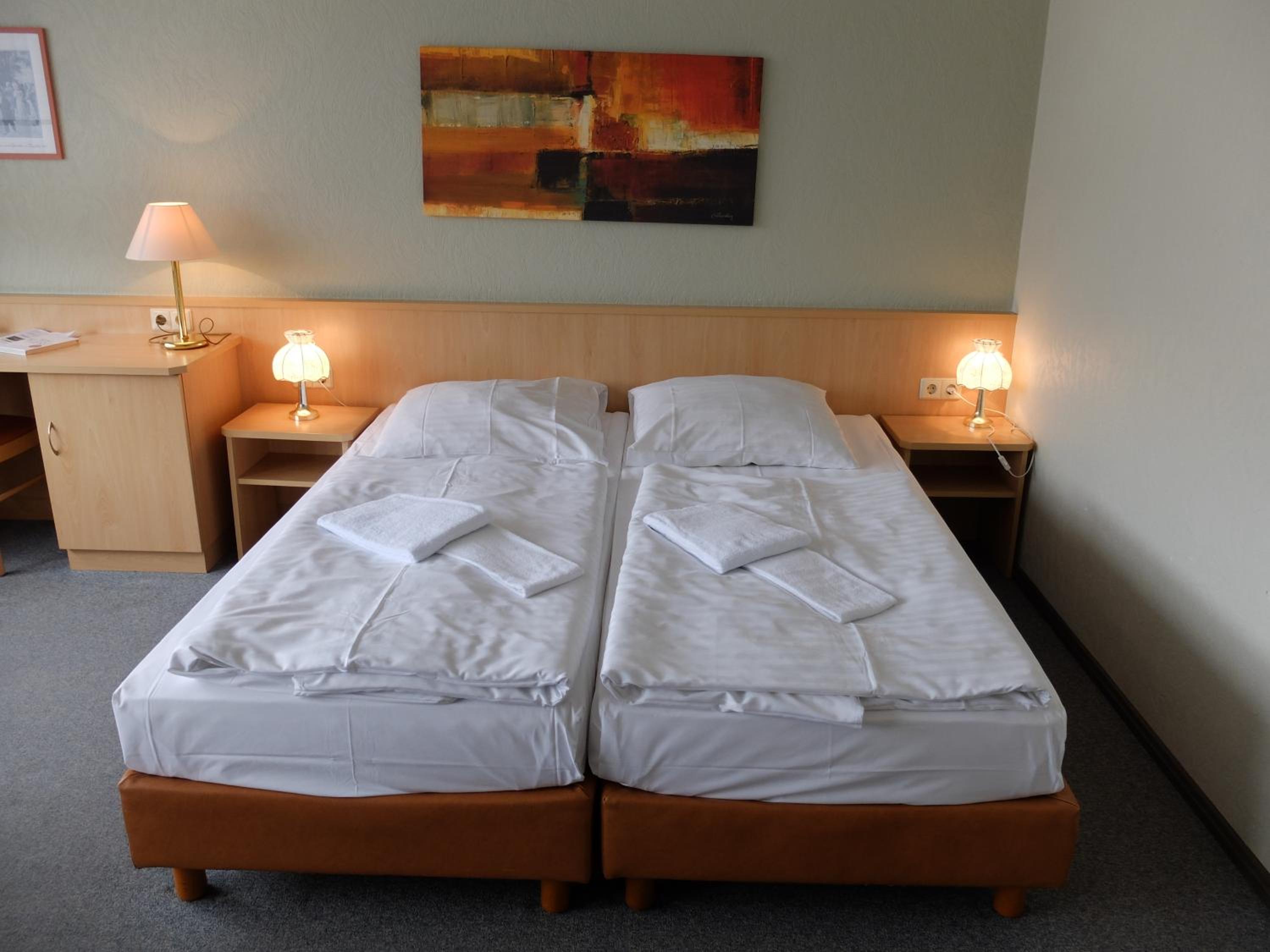 Triple Room with Bath - Photo 4