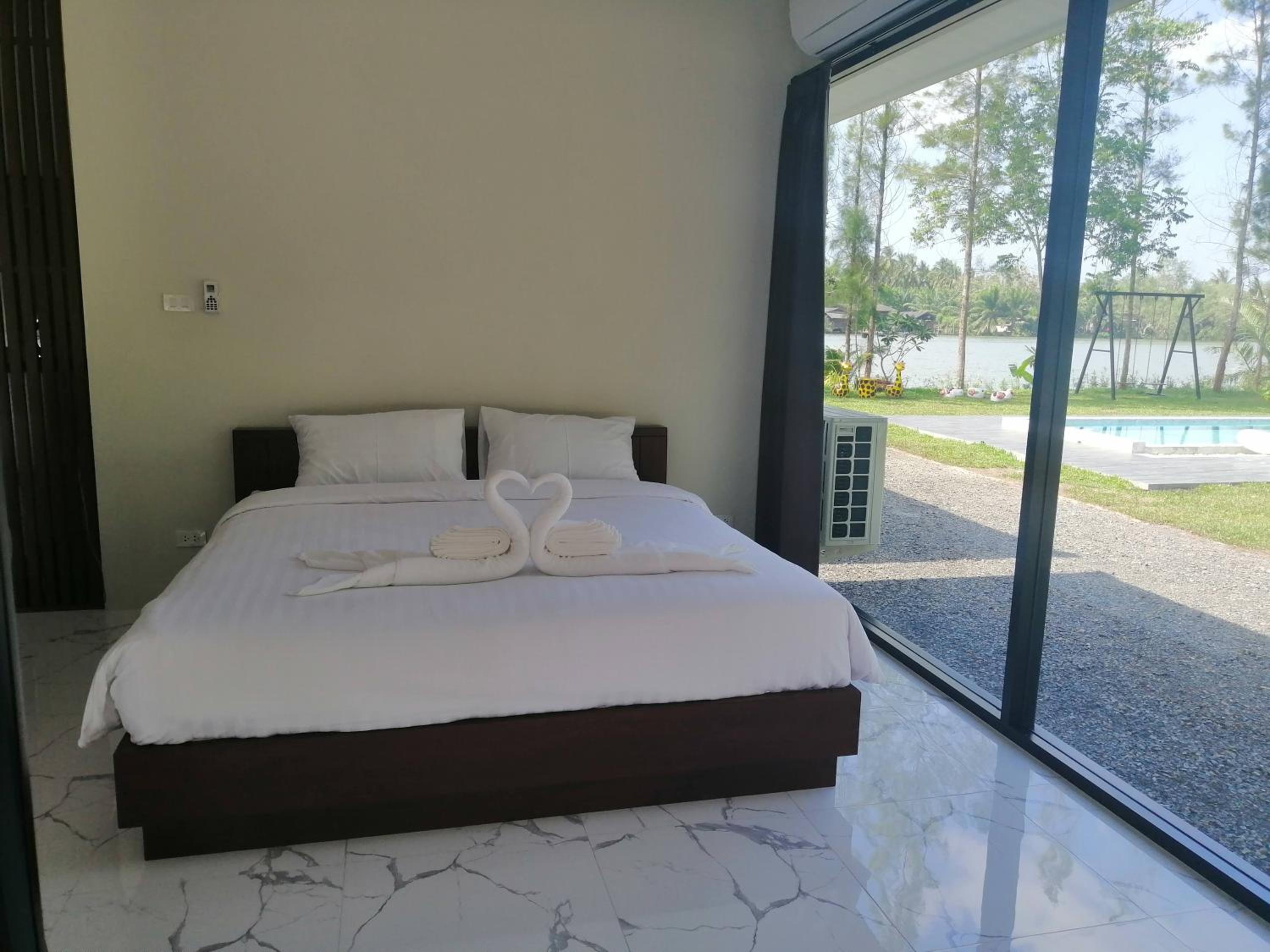 Villa with Garden View - Photo 26