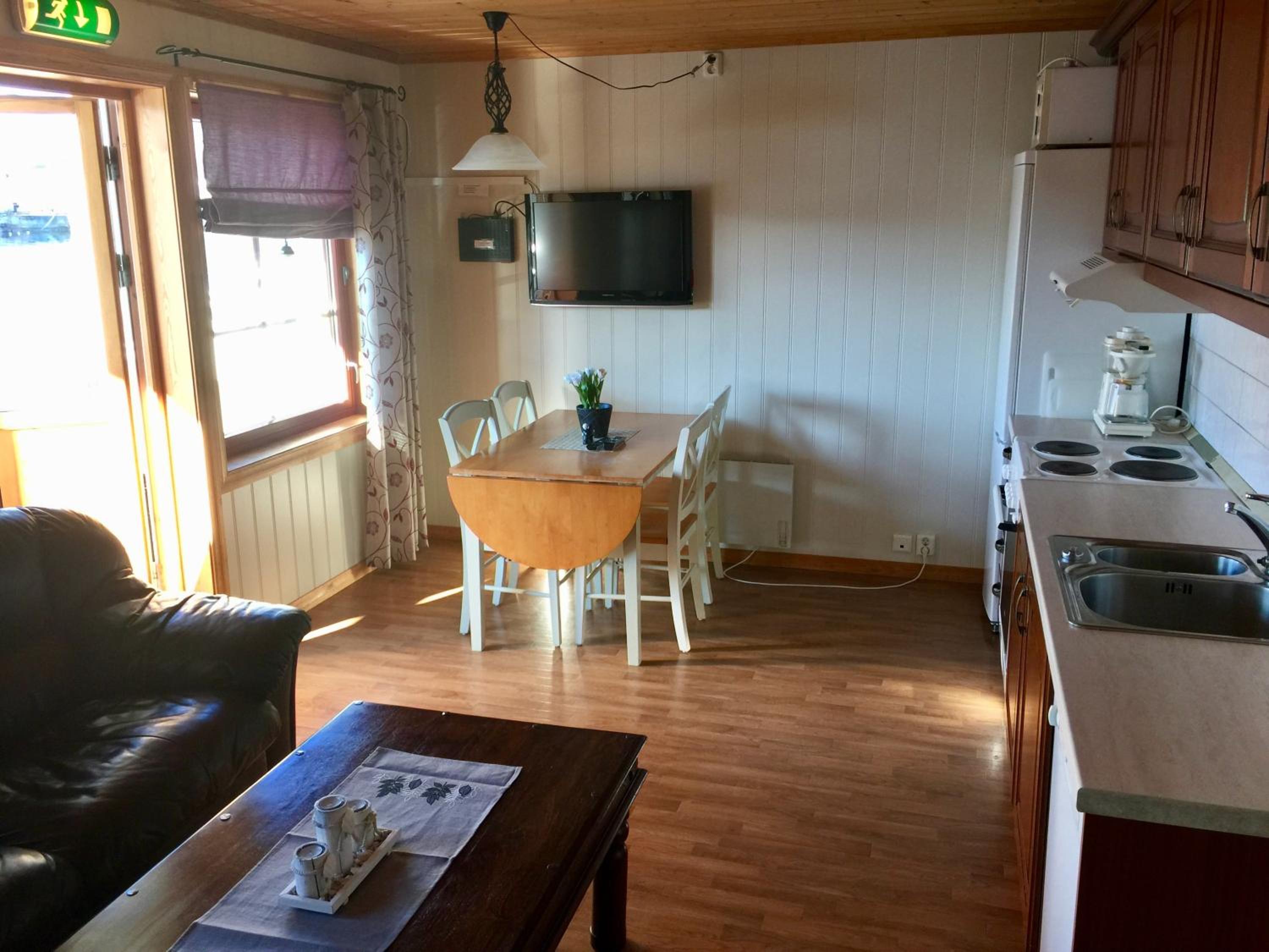 Two-Bedroom Apartment - Photo 4