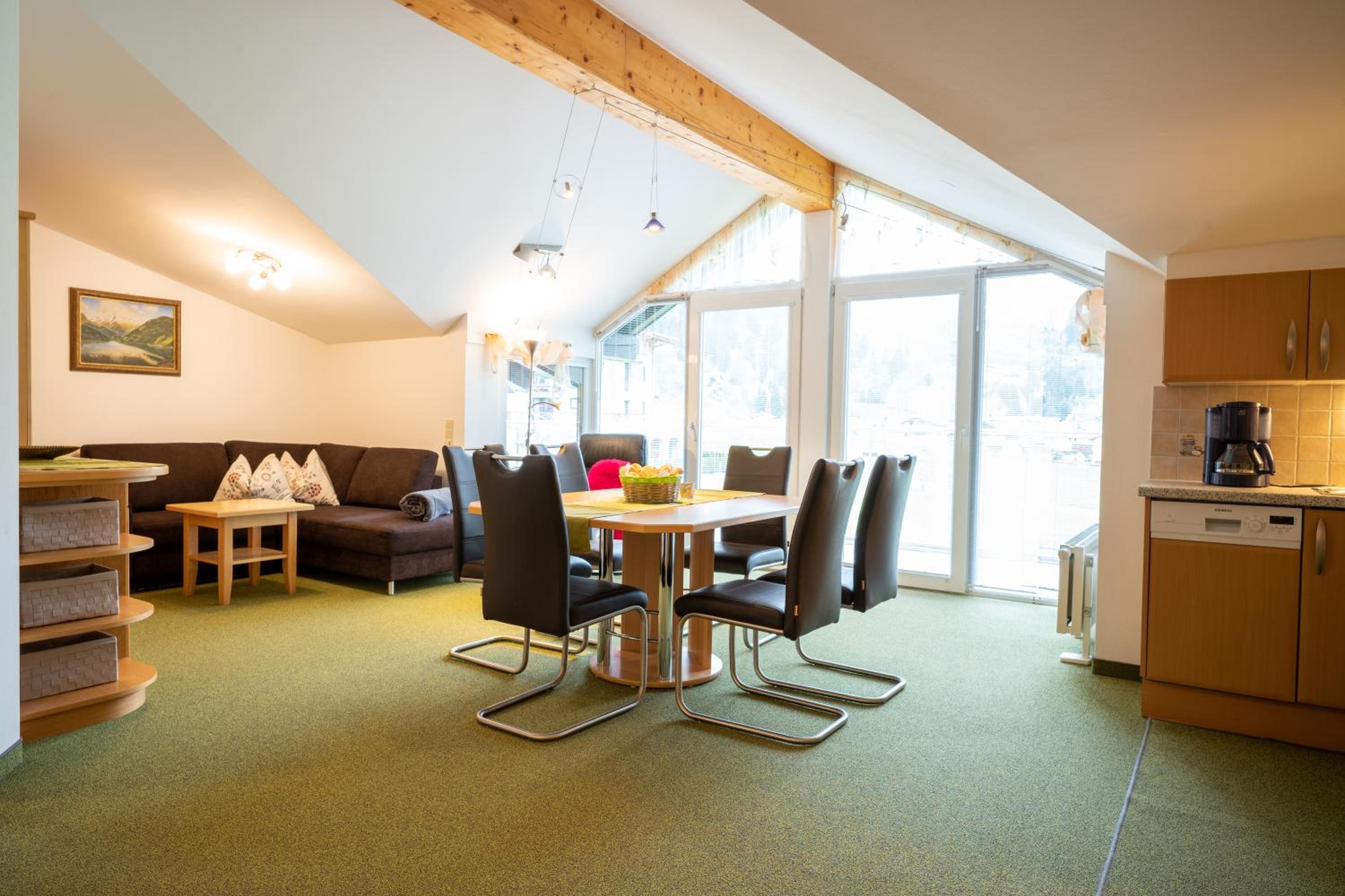Apartment with Mountain View photo 1