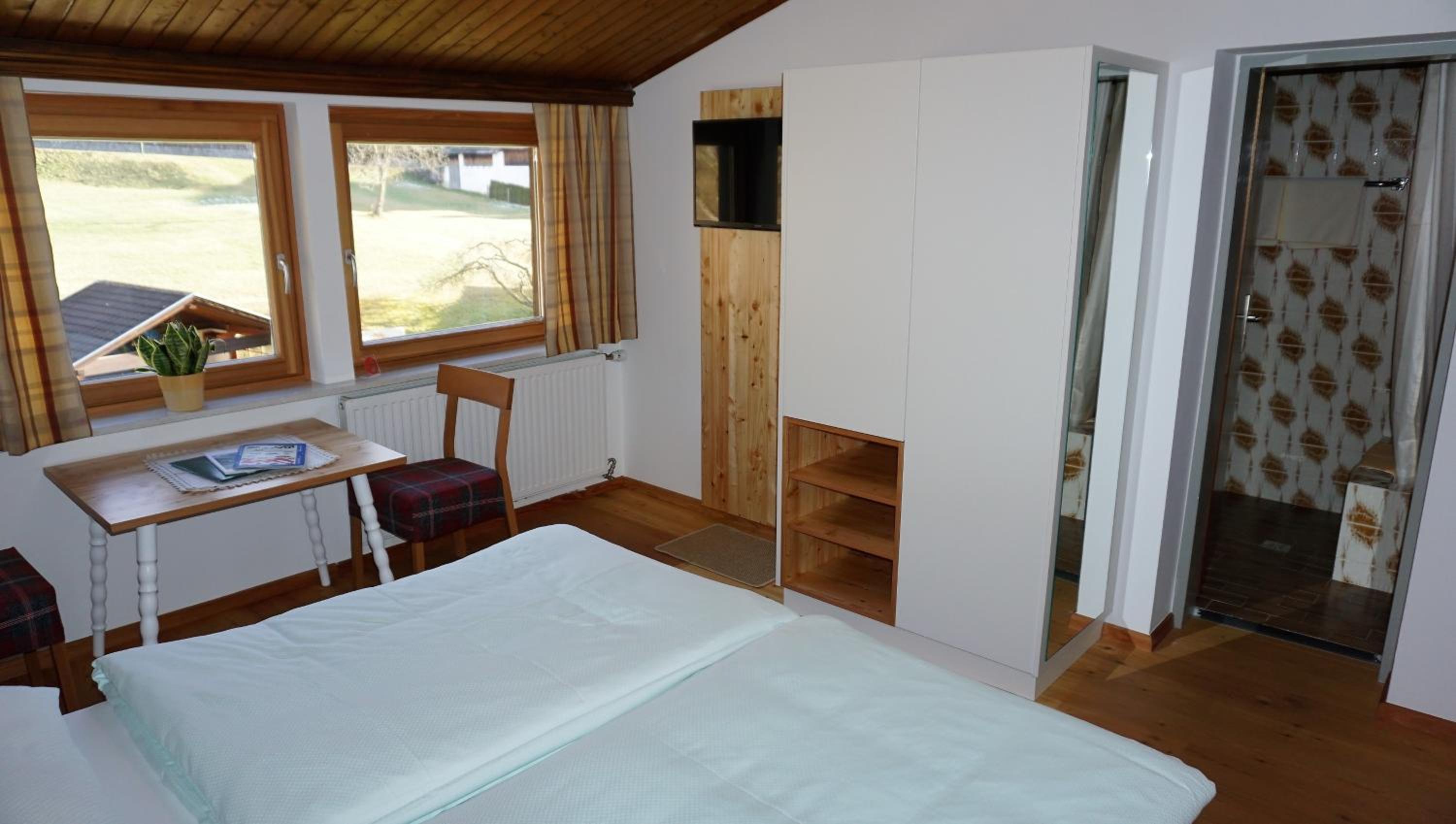 Apartment with Balcony photo 1