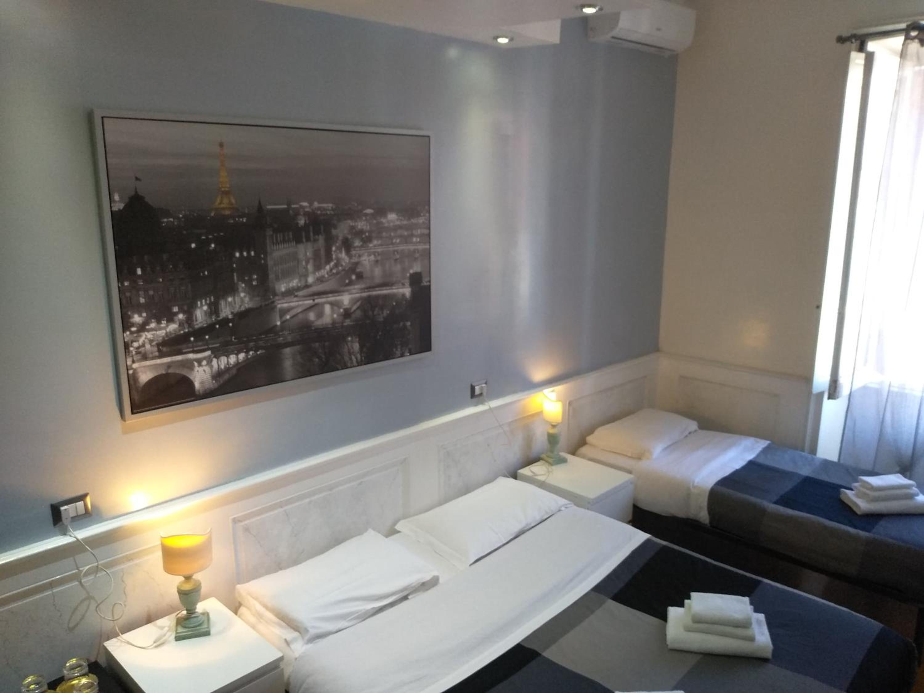 4 Bedroom Apartment - Via Catone 29