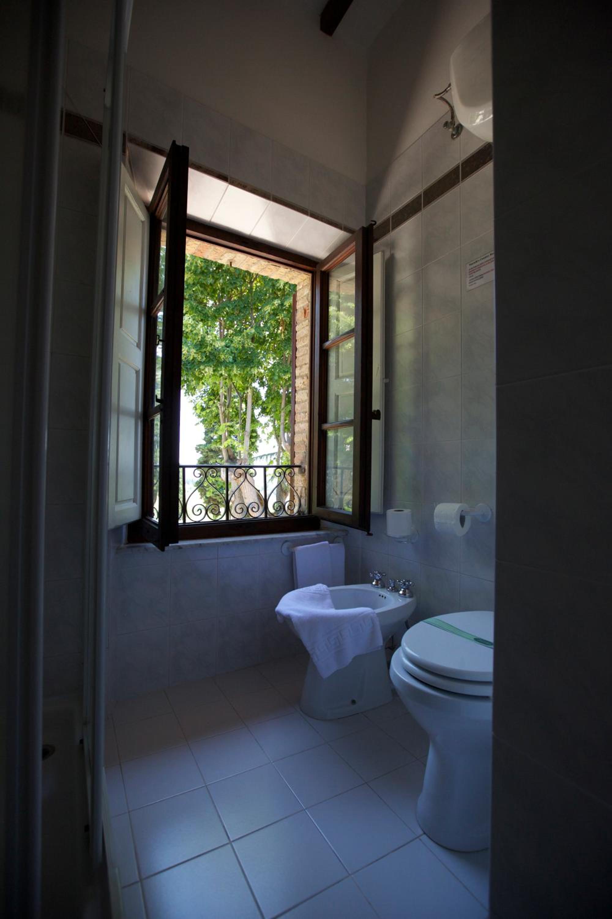 Standard Double/Twin Room - Photo 2