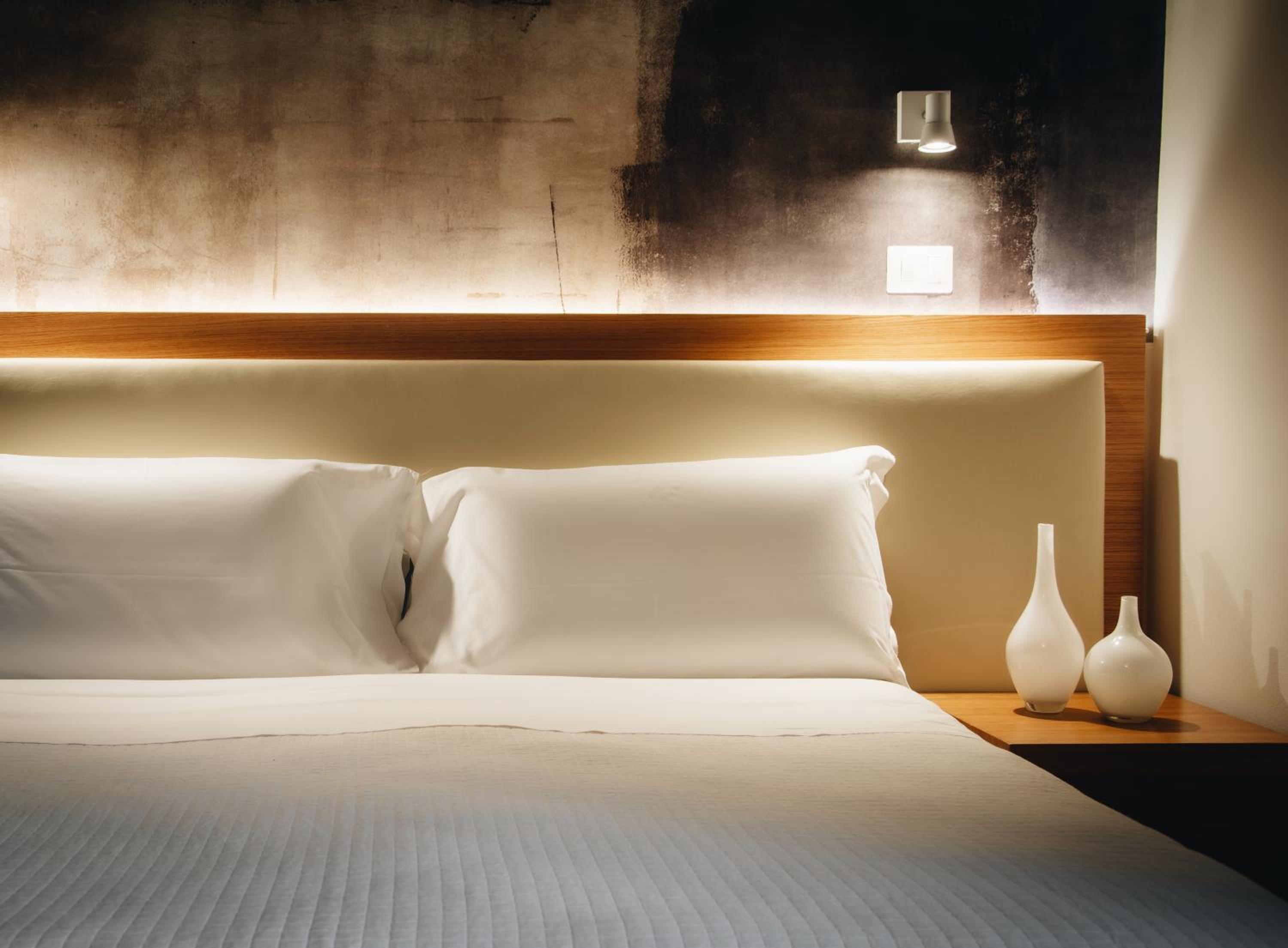 Double or Twin Room with Extra Bed - Photo 9