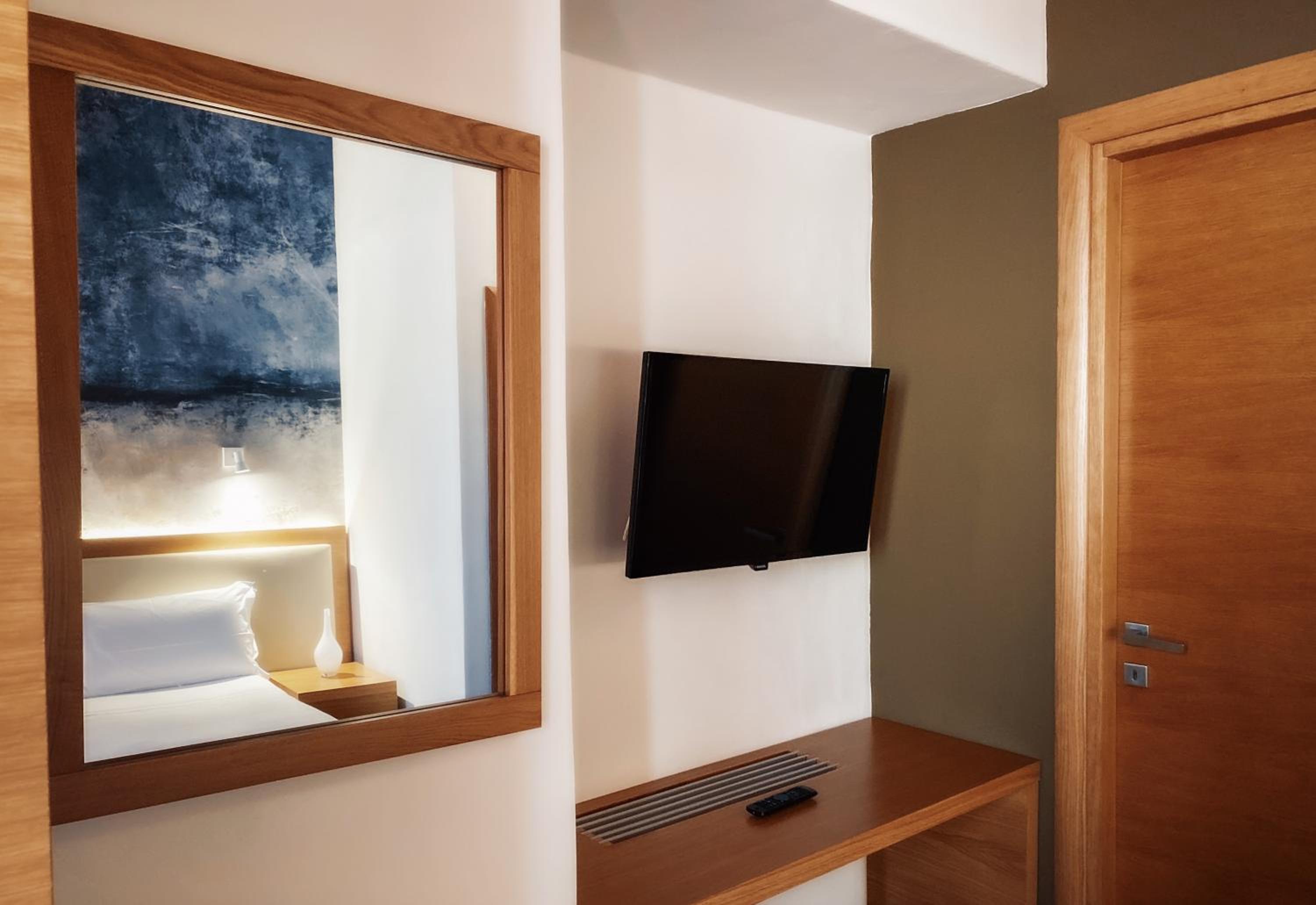 Double or Twin Room - Photo 10