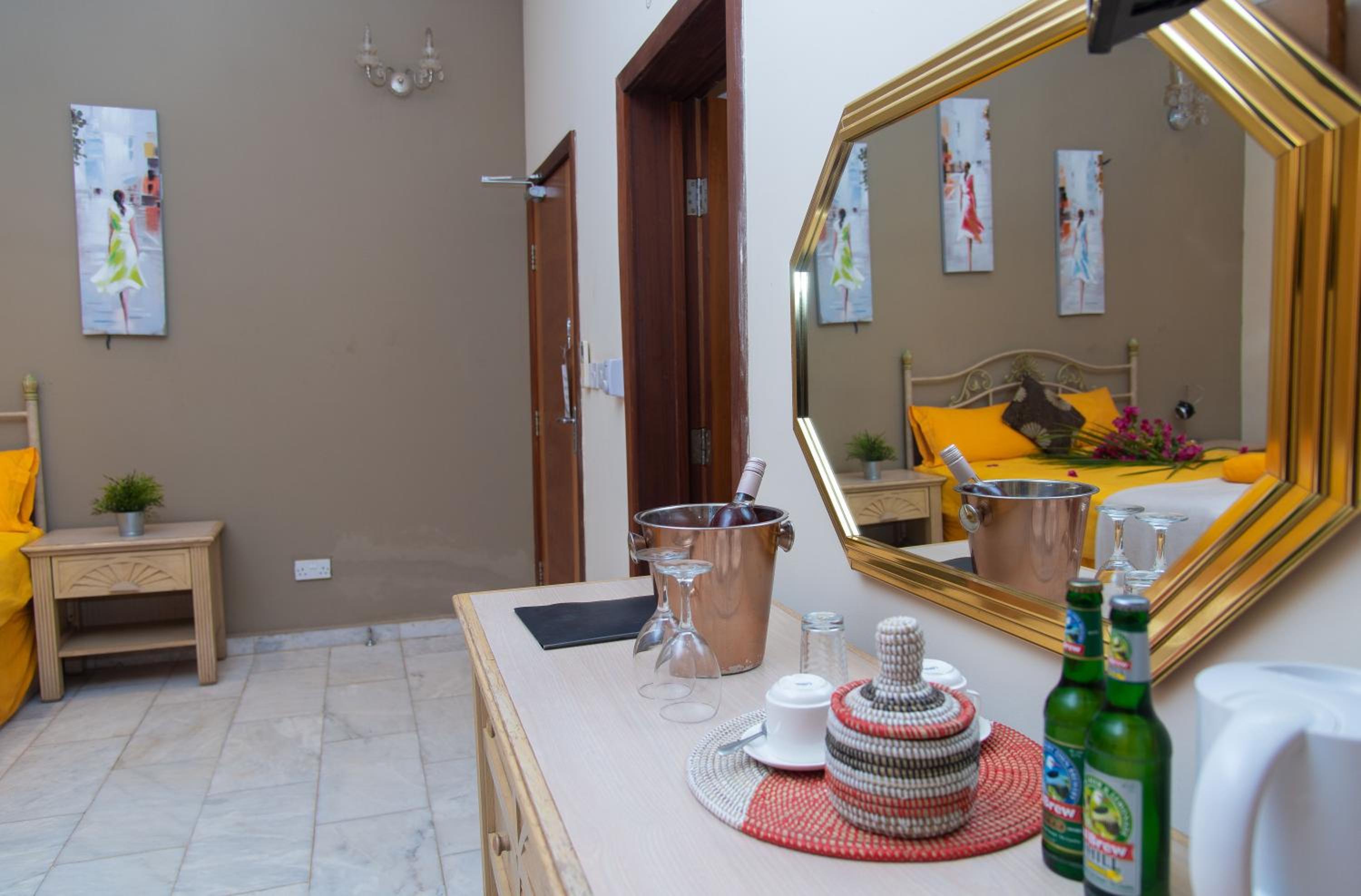 Deluxe Double Room with Partial Sea View photo 2