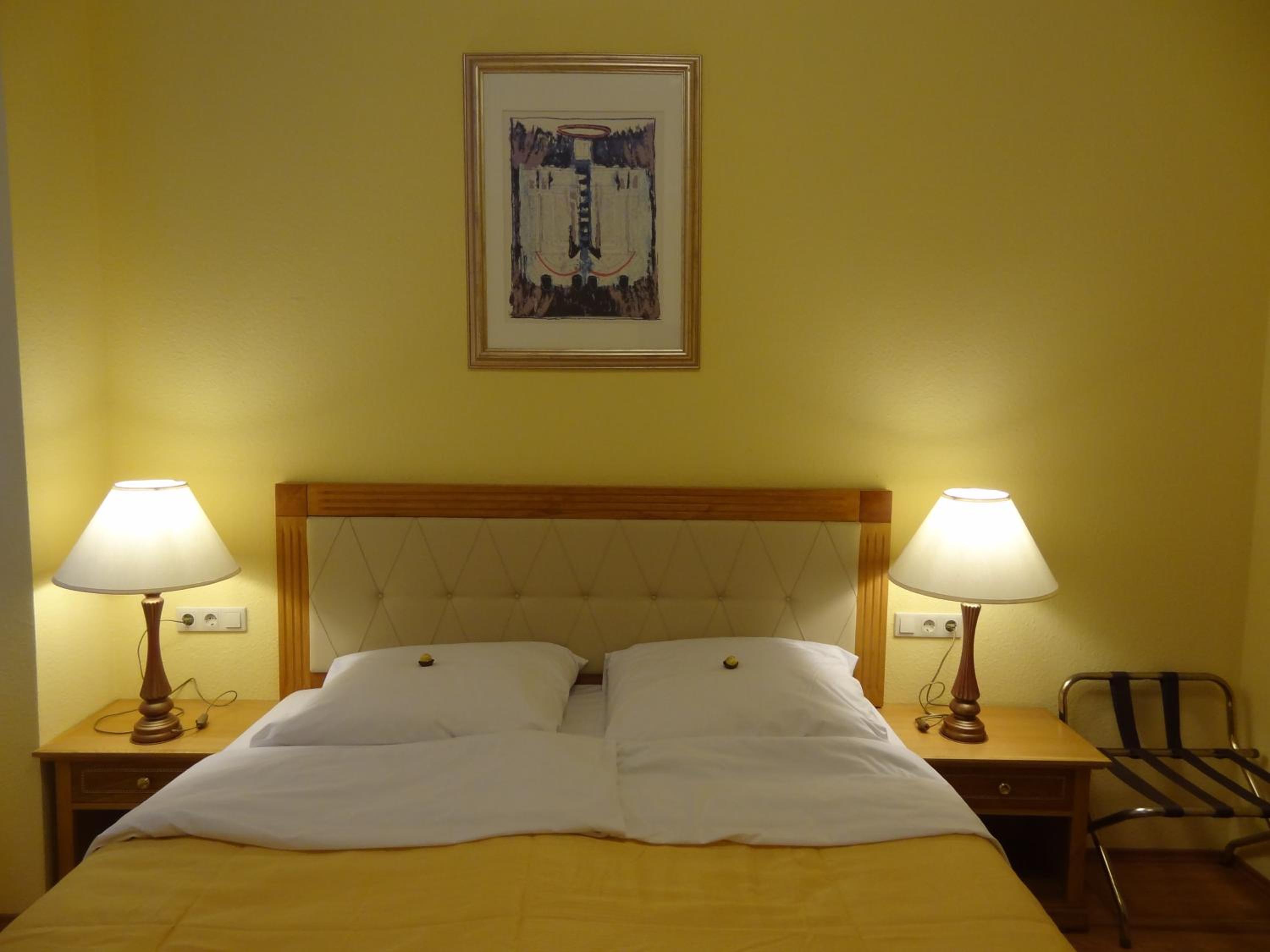 One-Bedroom Apartment - Photo 7