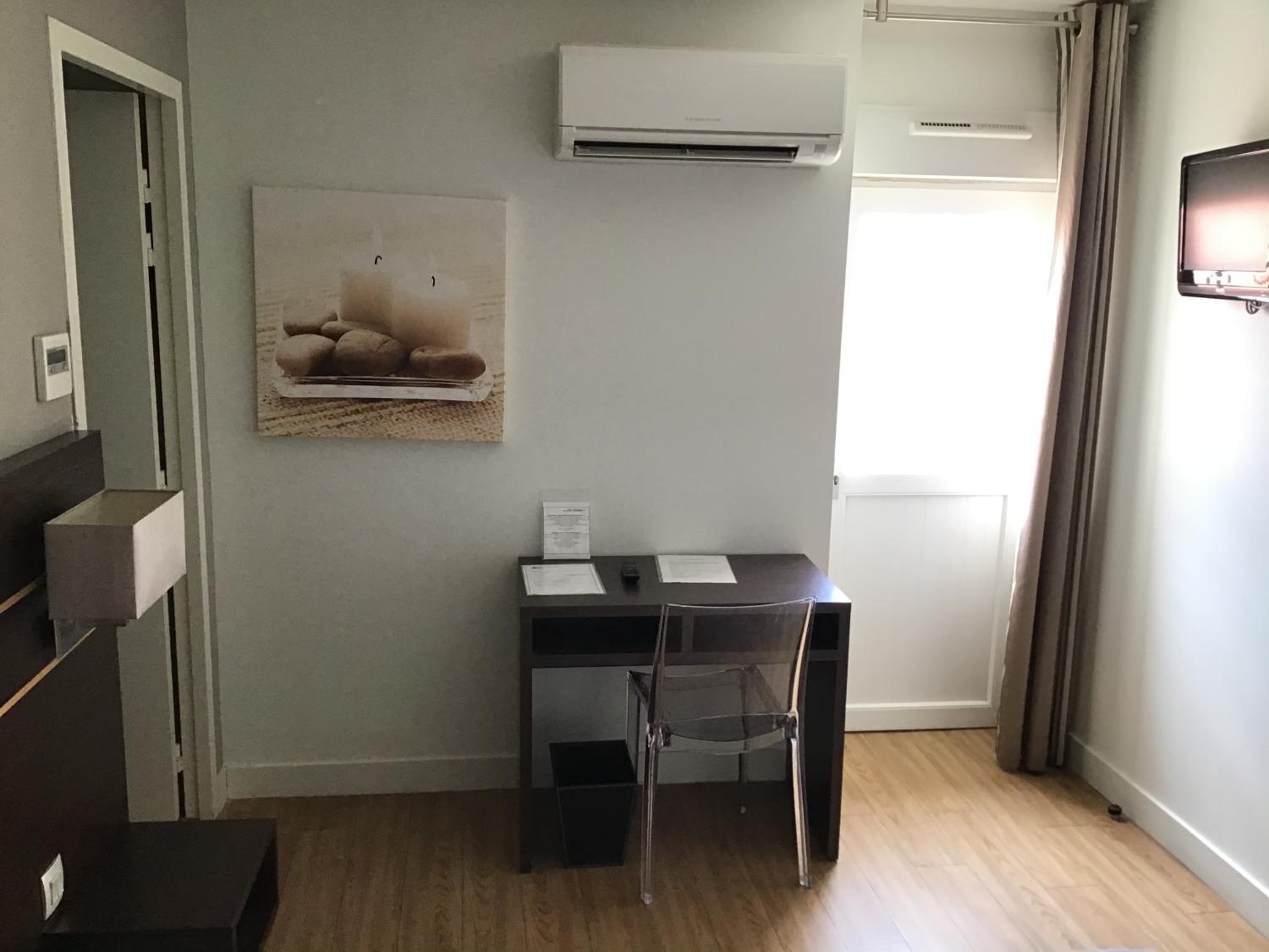 Single Room photo 3