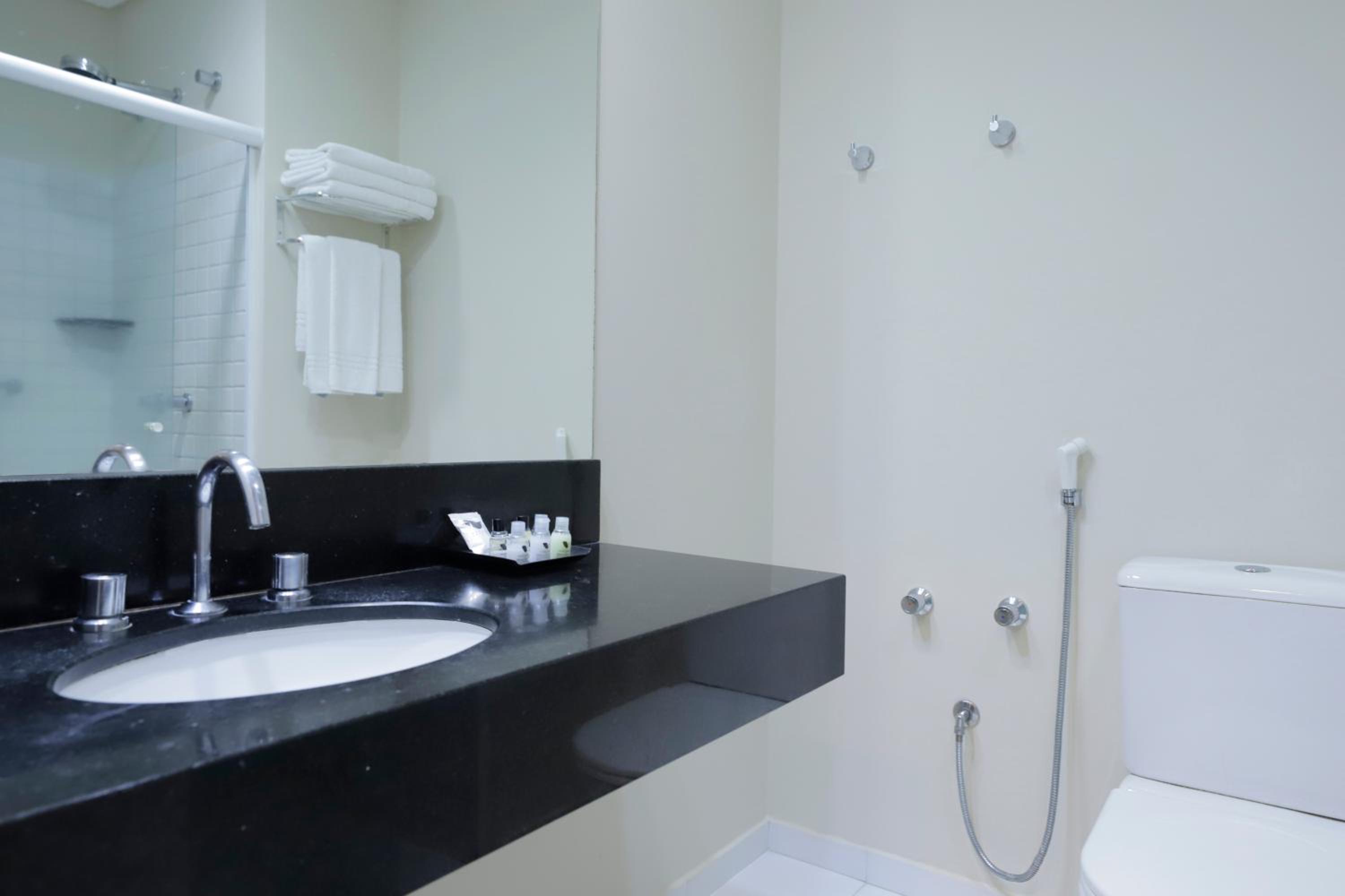 Deluxe Triple Room - Photo 13