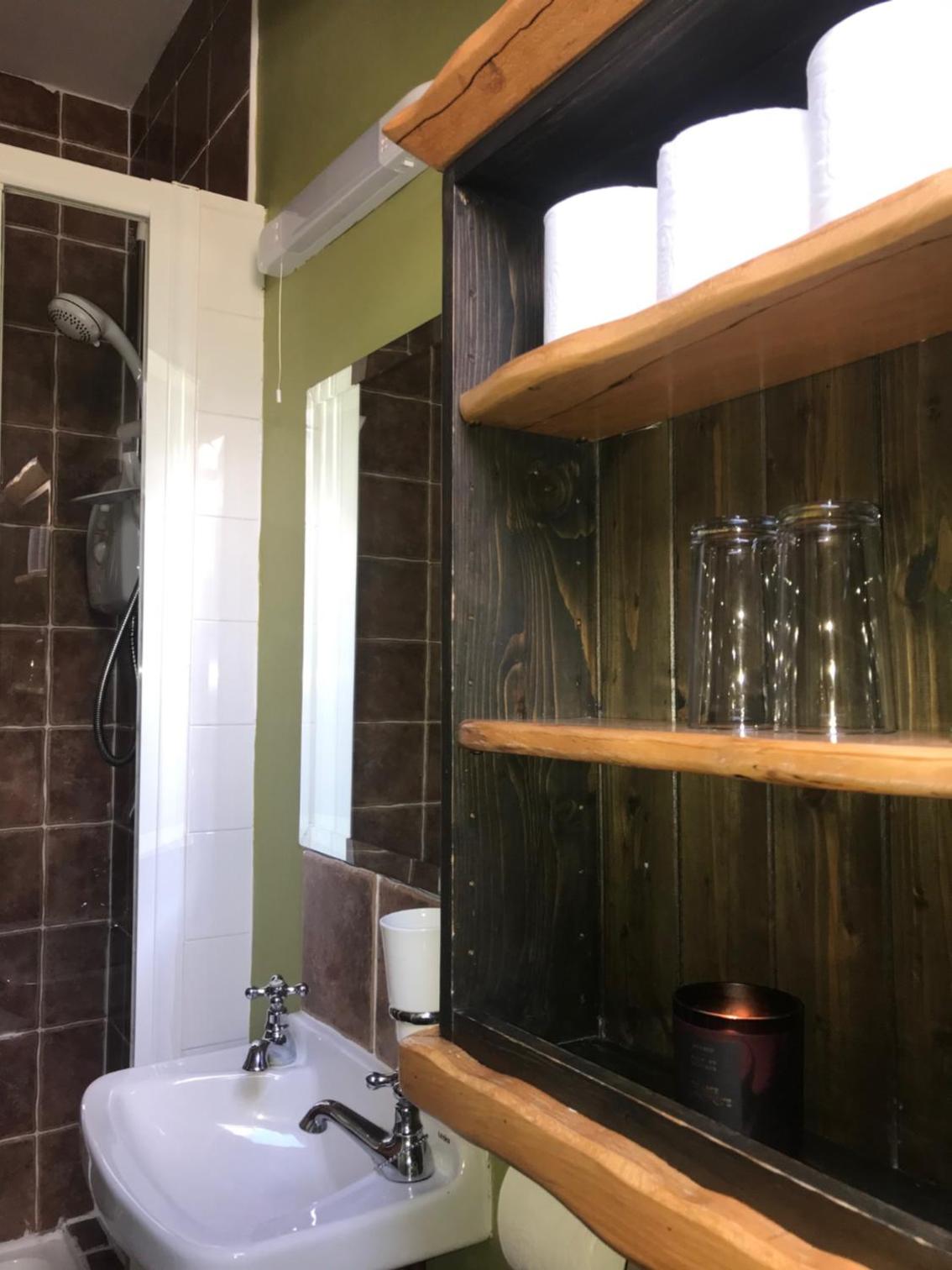 Family Room with Private Bathroom photo 3