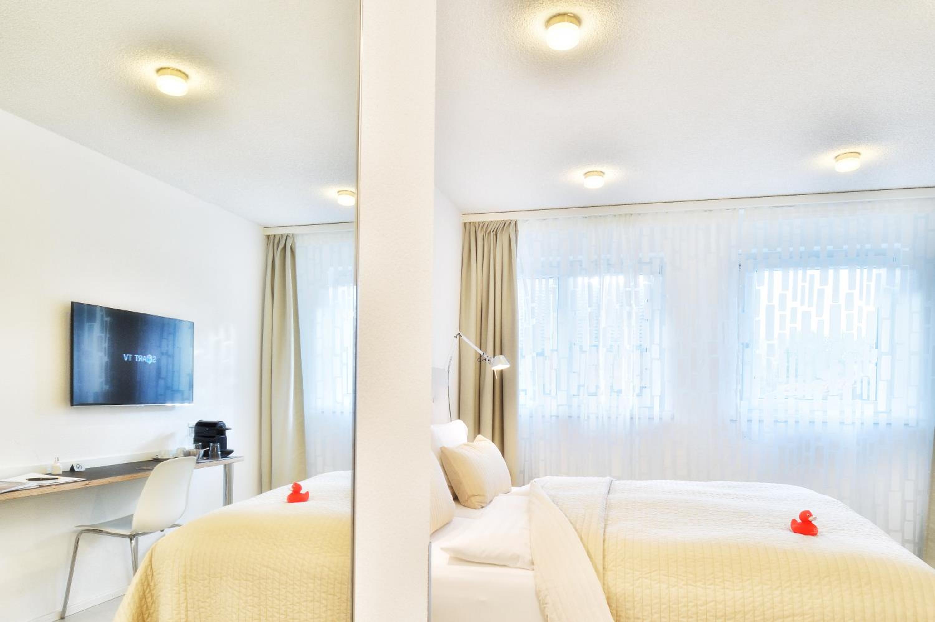 Comfort Double Room with Balcony photo 2