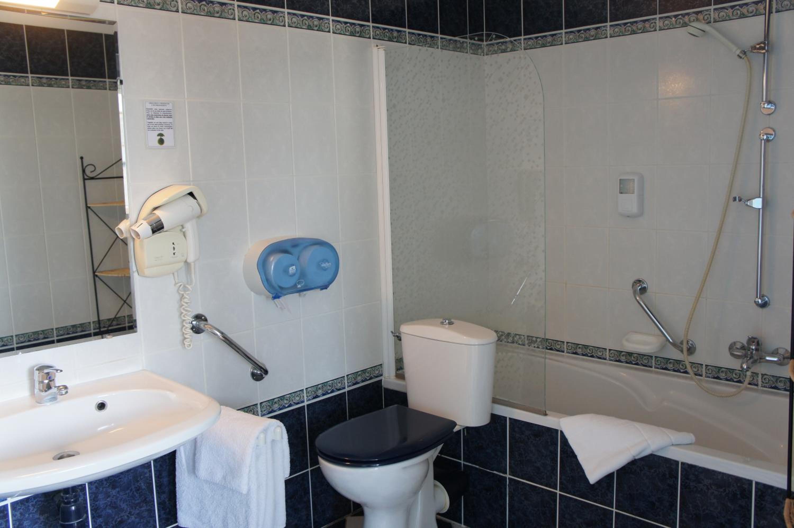 Superior Double or Twin Room with Village View - Photo 2