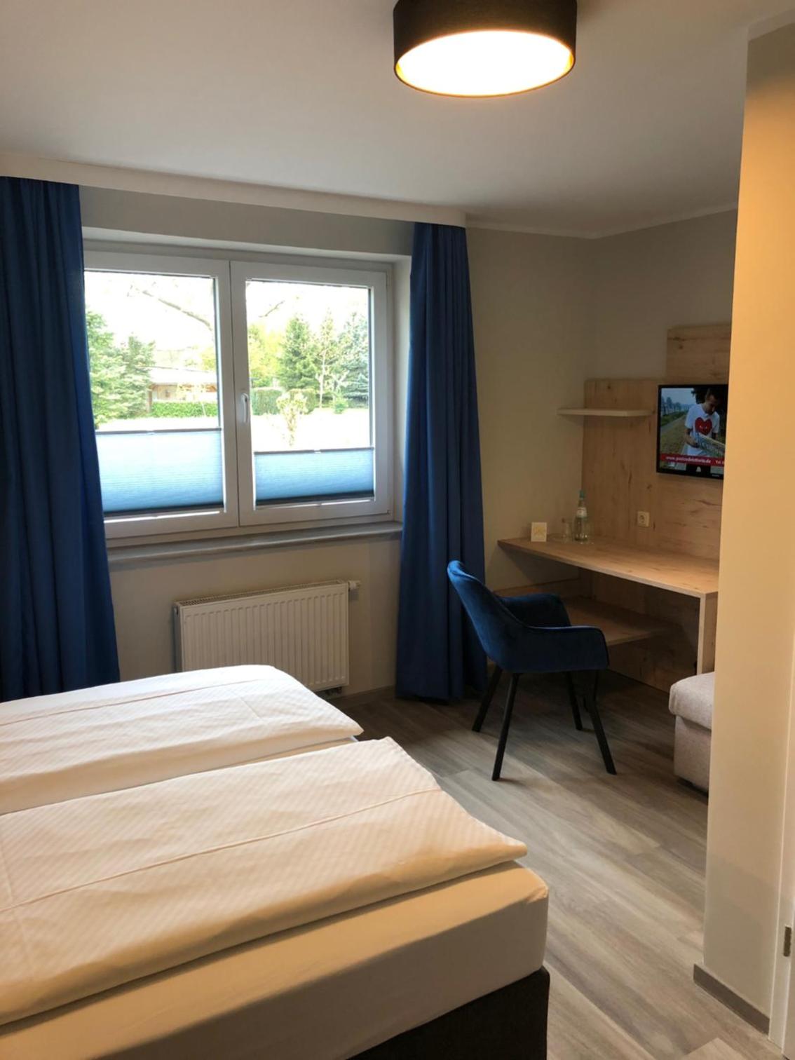 Budget Double Room photo 3