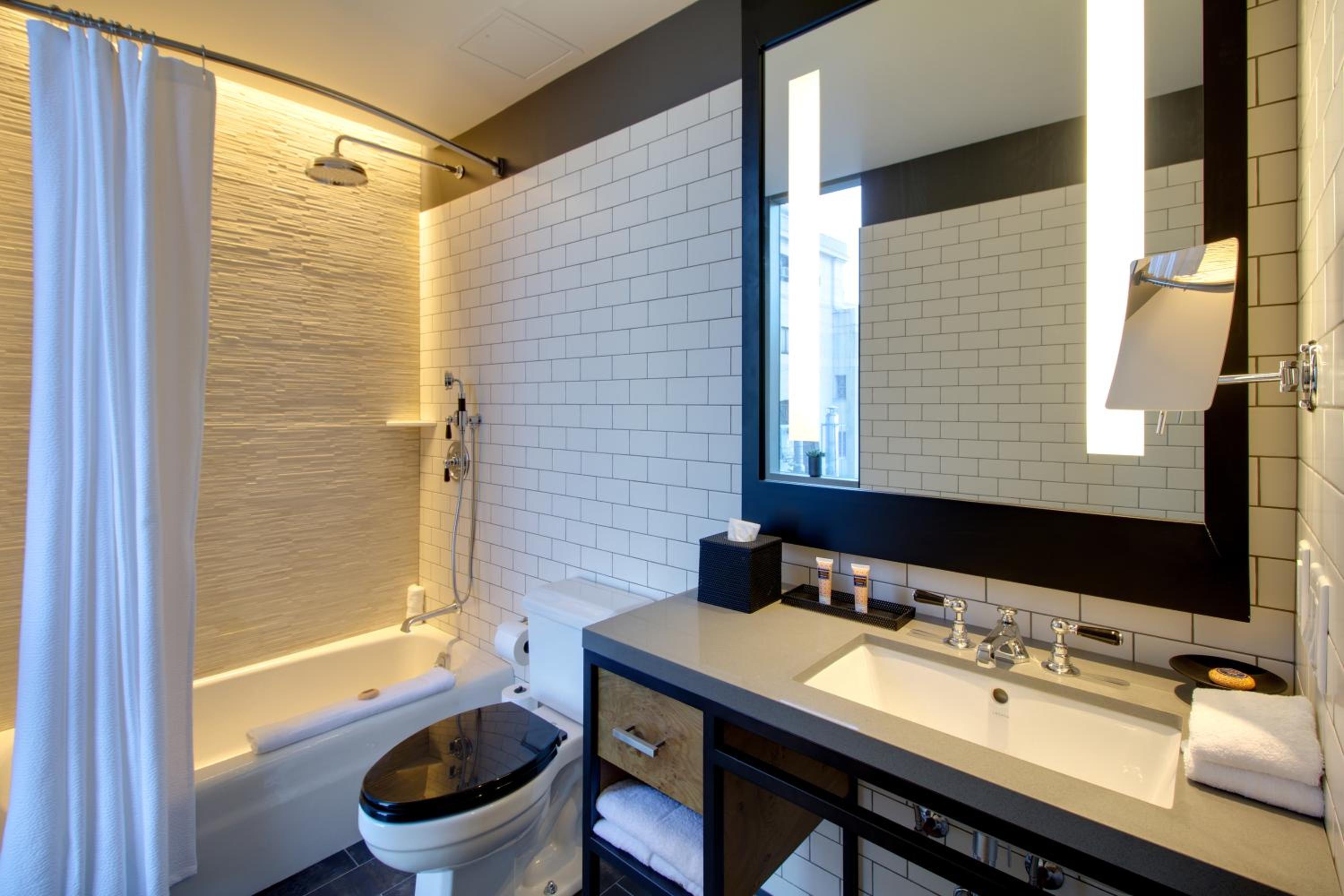 Double Room with Two Double Beds and Bridge View
