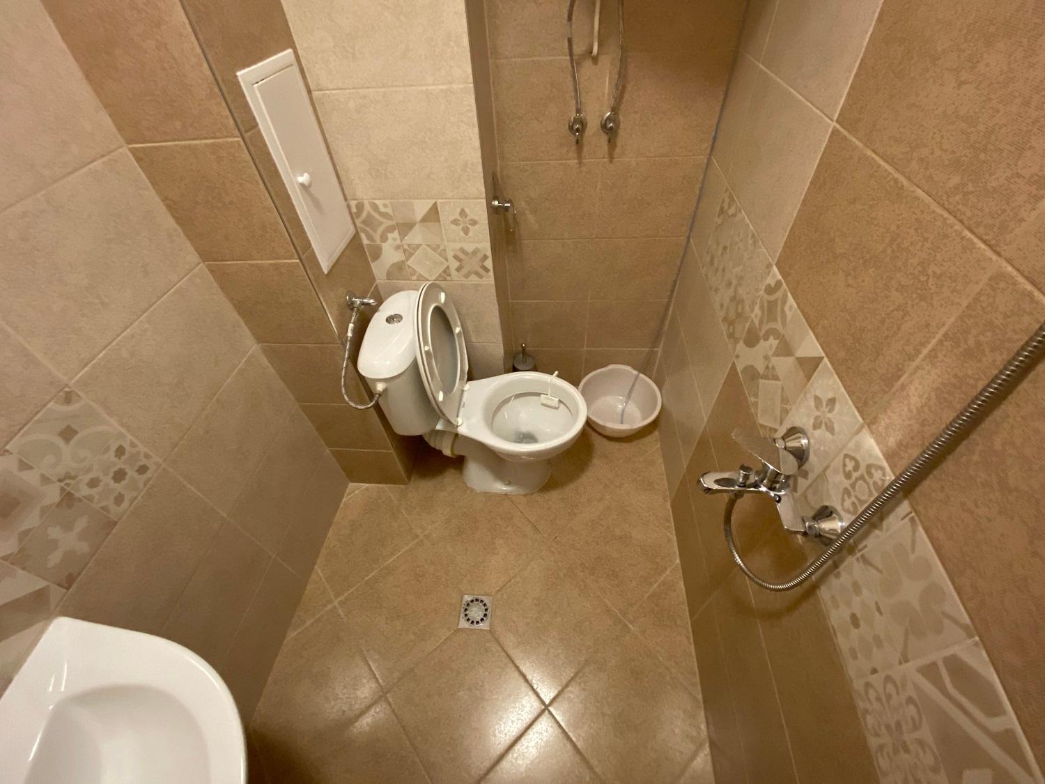 One-Bedroom Apartment - Photo 2