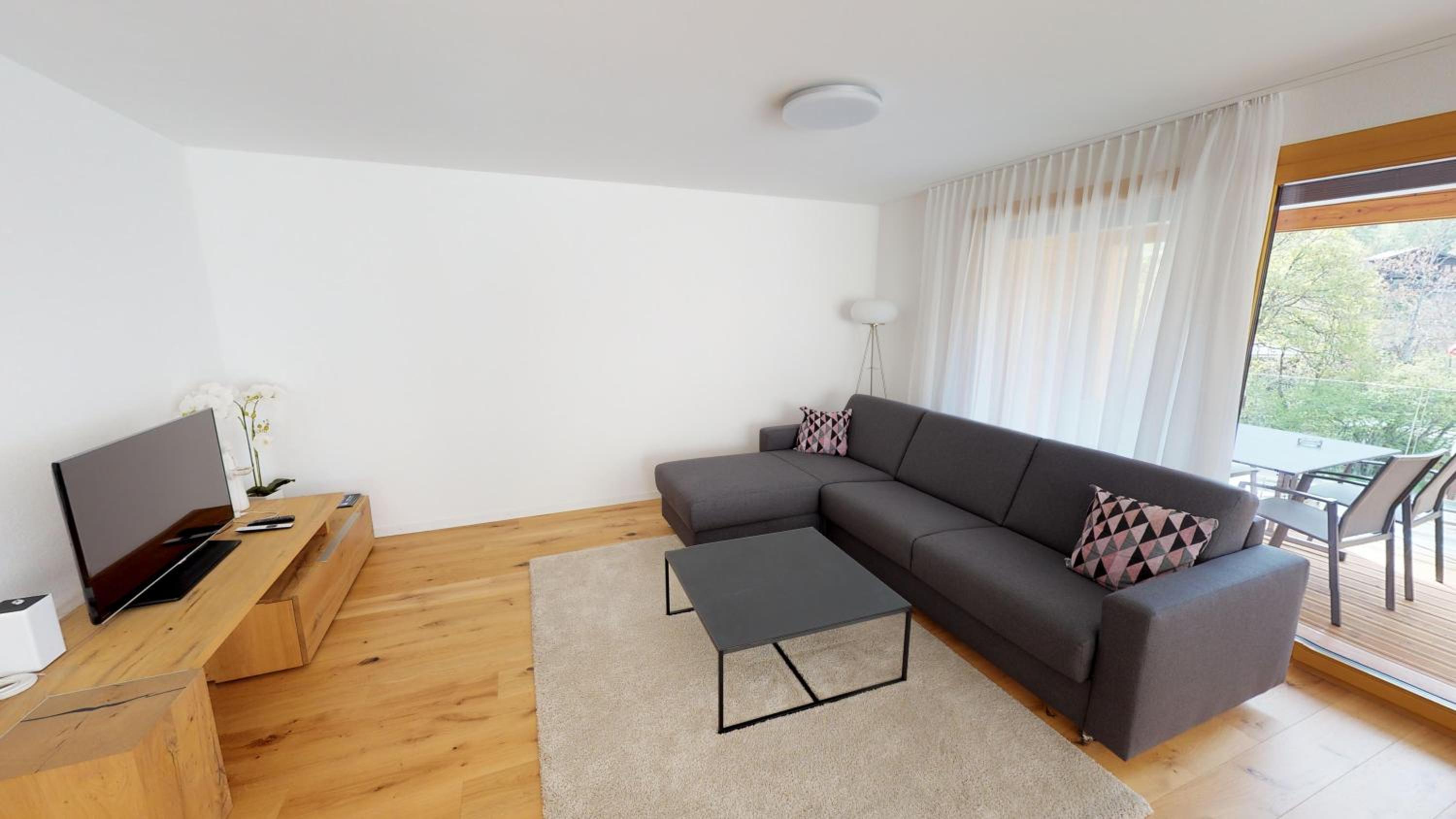 Apartment with Balcony photo 1