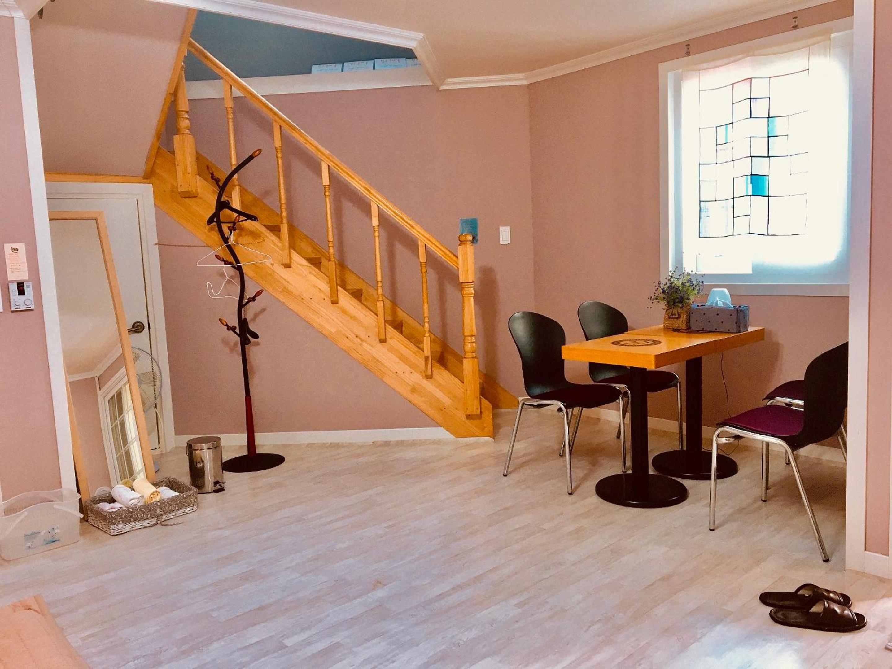 Family Room - Photo 27