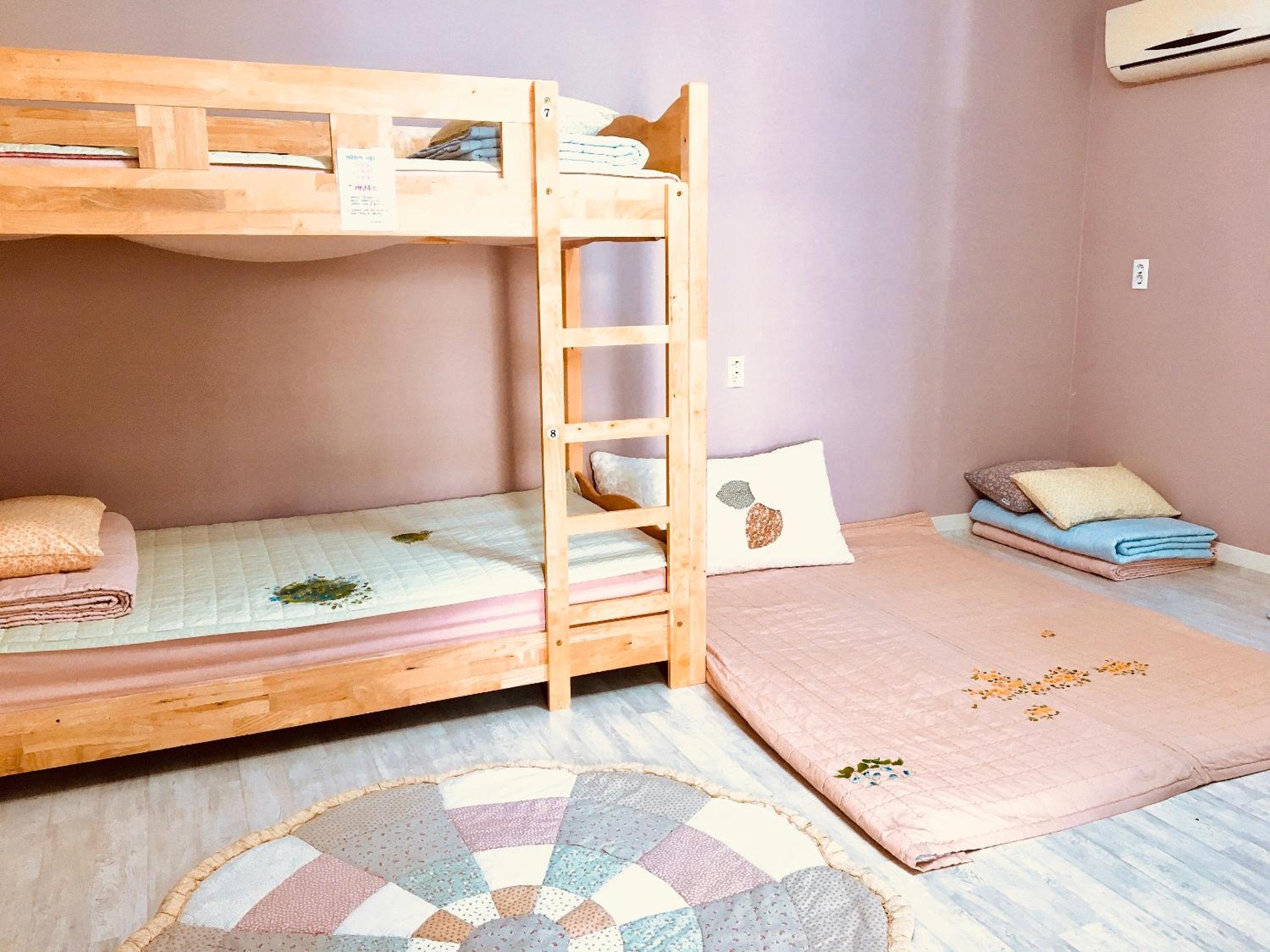 Family Room - Photo 2