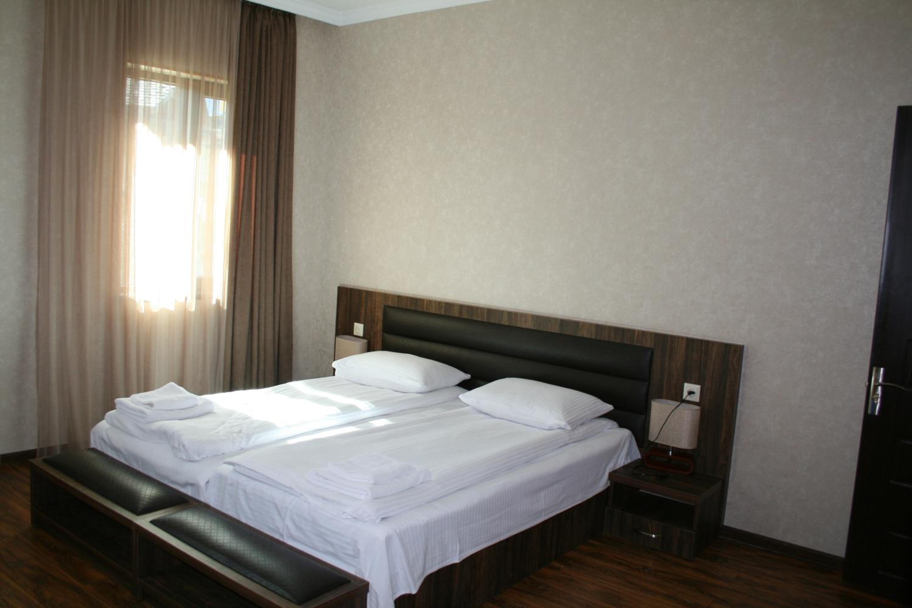 Standard Double or Twin Room - Photo 1