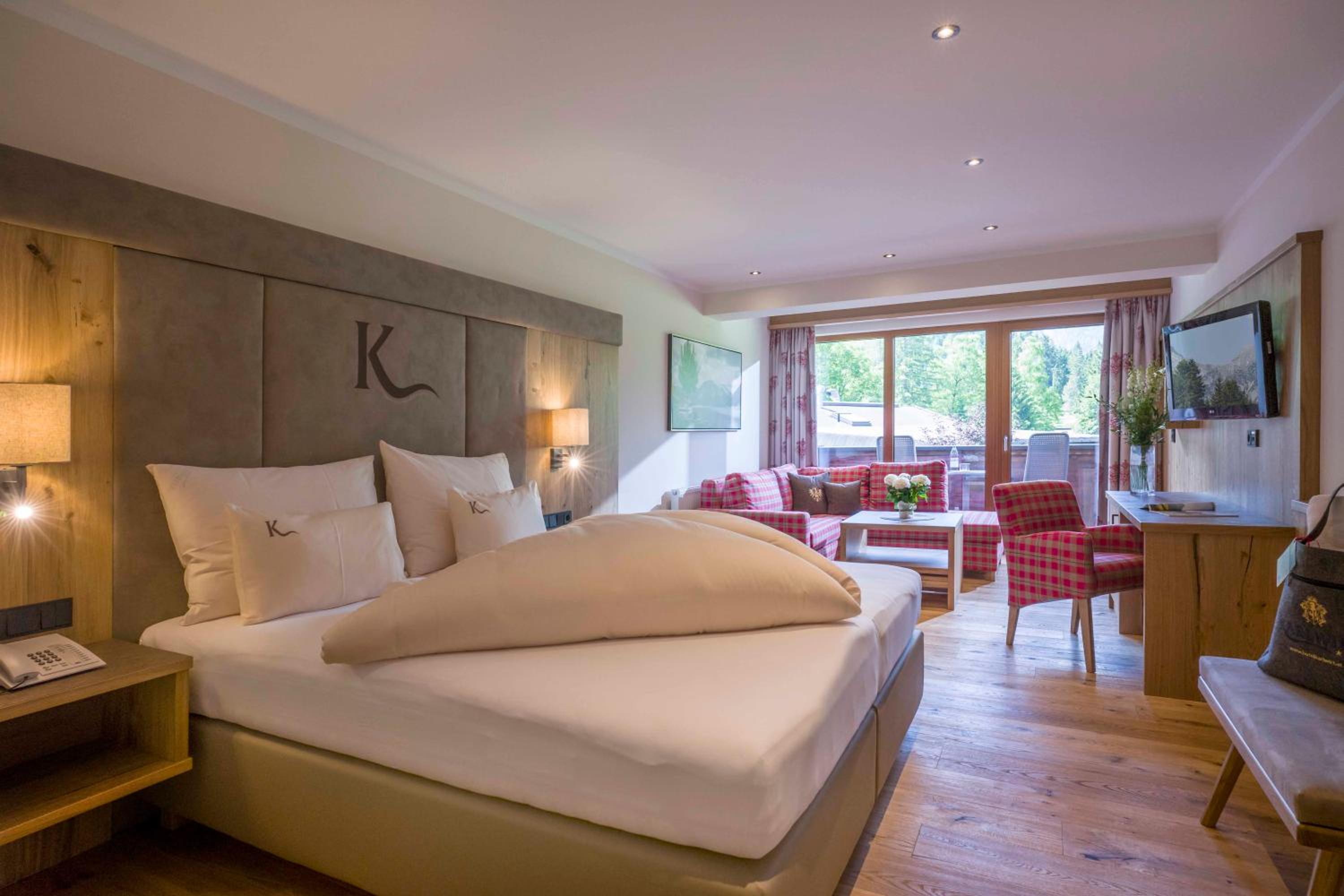 Suite with Mountain View - Photo 7