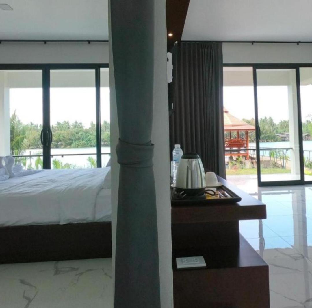 Two-Bedroom Villa - Photo 12
