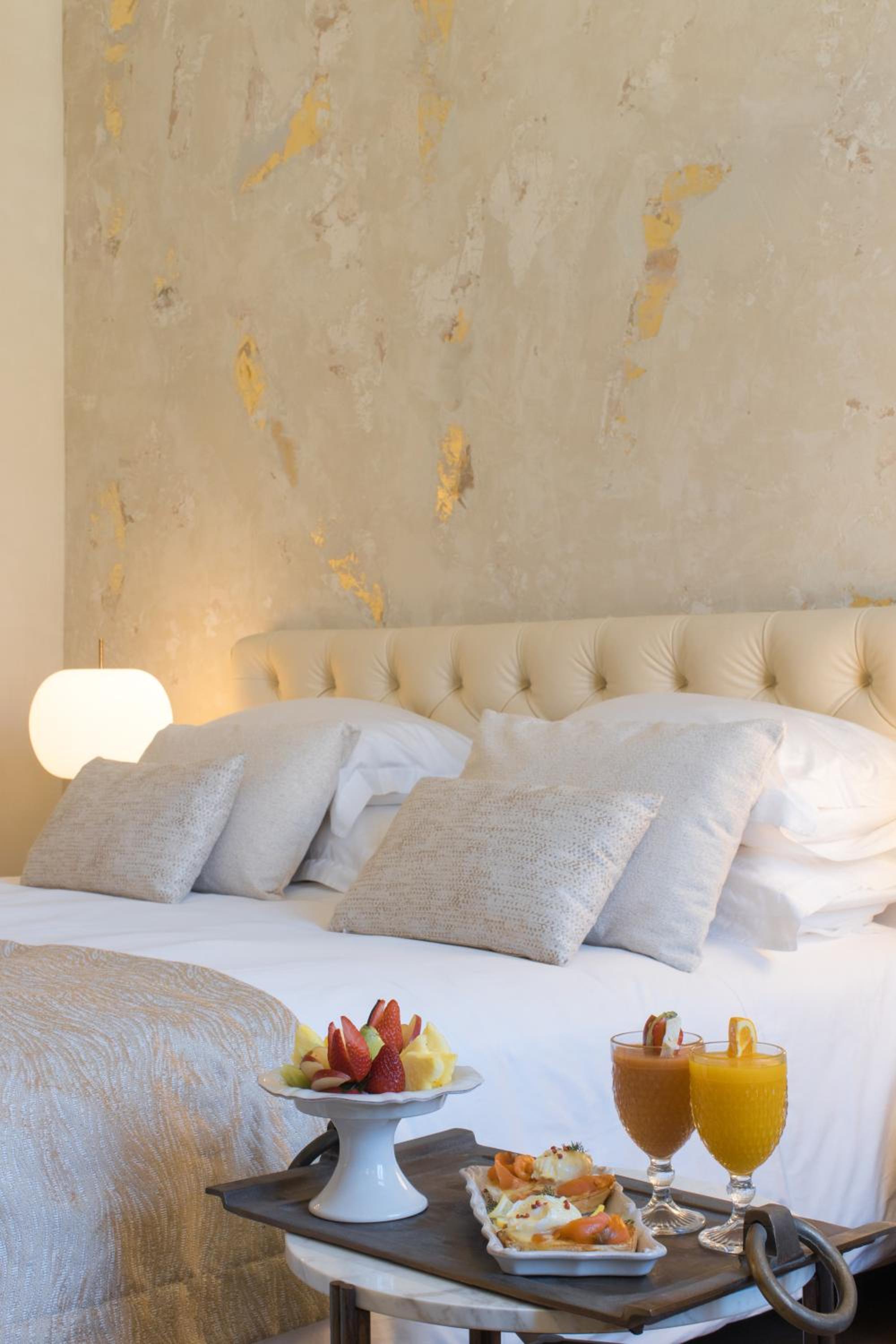 Deluxe Junior Suite - Photo 14