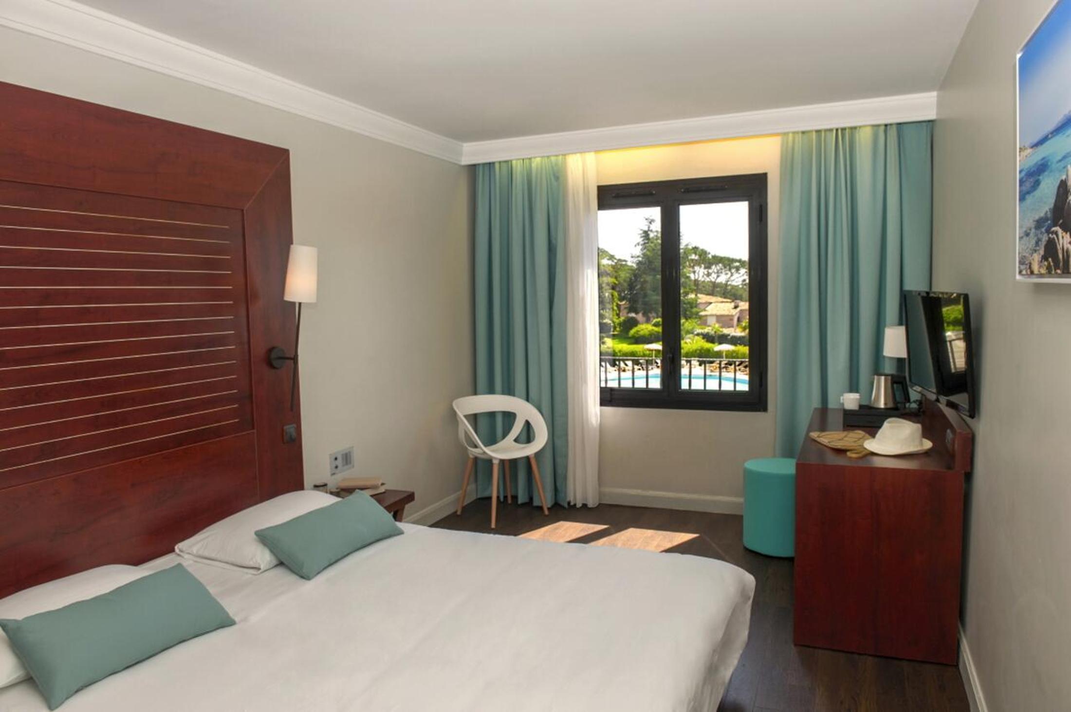 Double Room Pool View