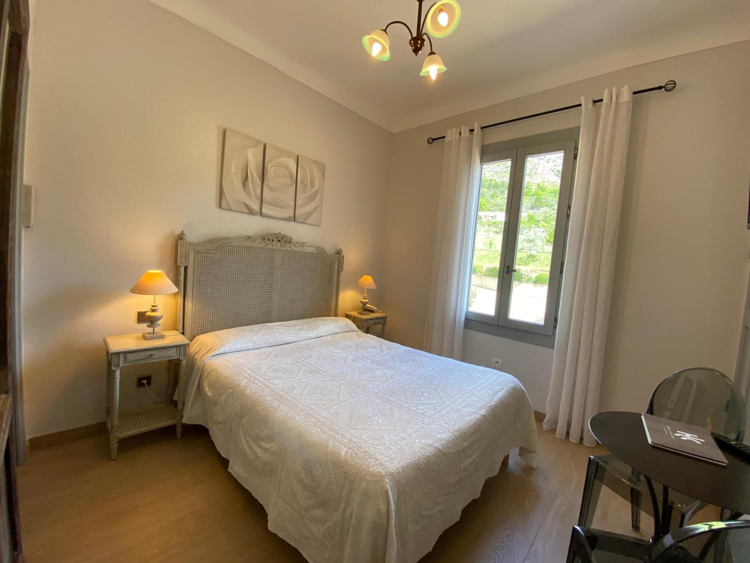 Essential Single Room