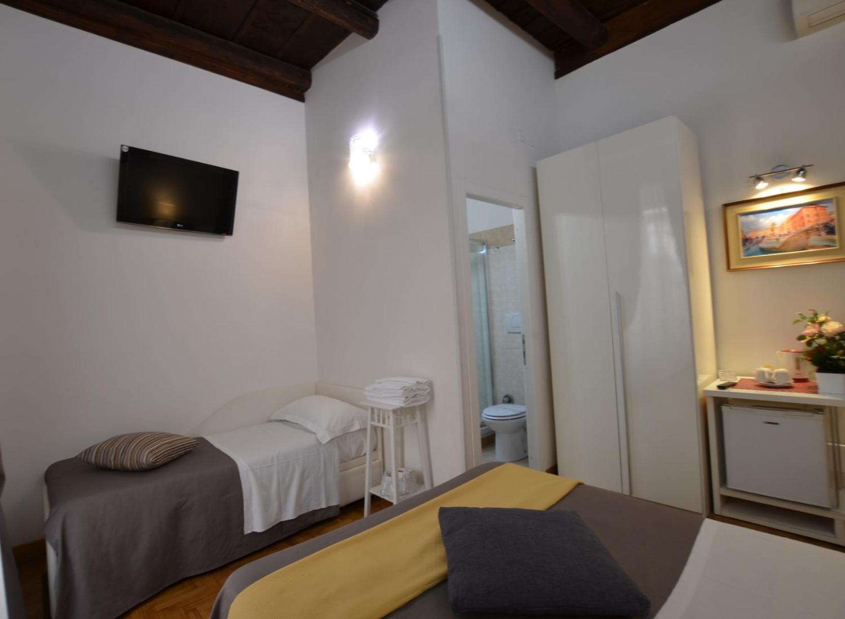 Two Connecting Rooms photo 2
