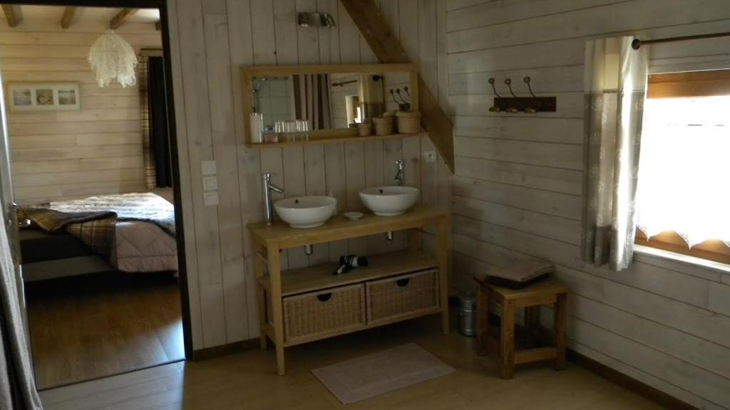 Family Room with Private Bathroom photo 3