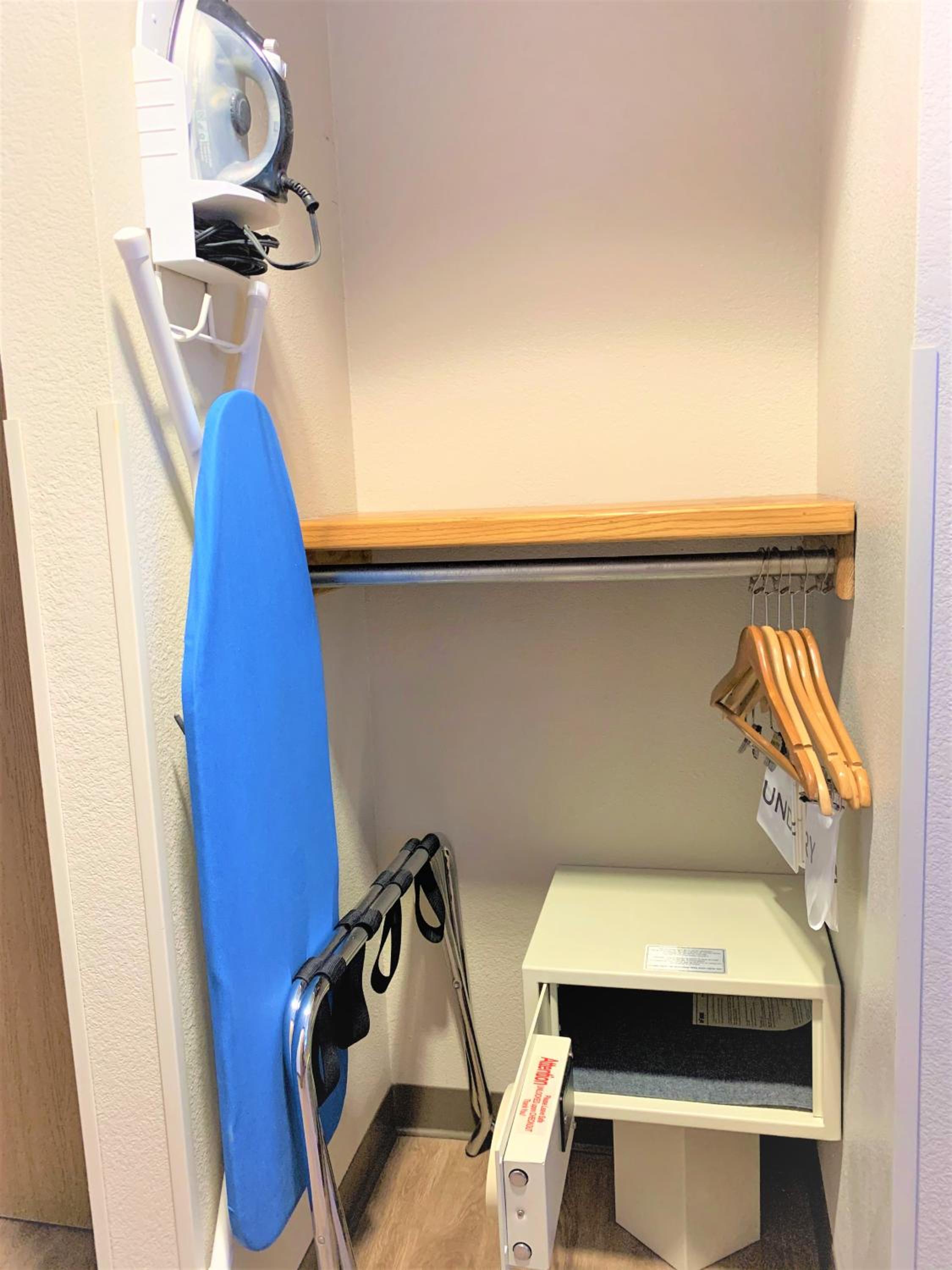 King Room - Mobility Access/Non-Smoking - Photo 4
