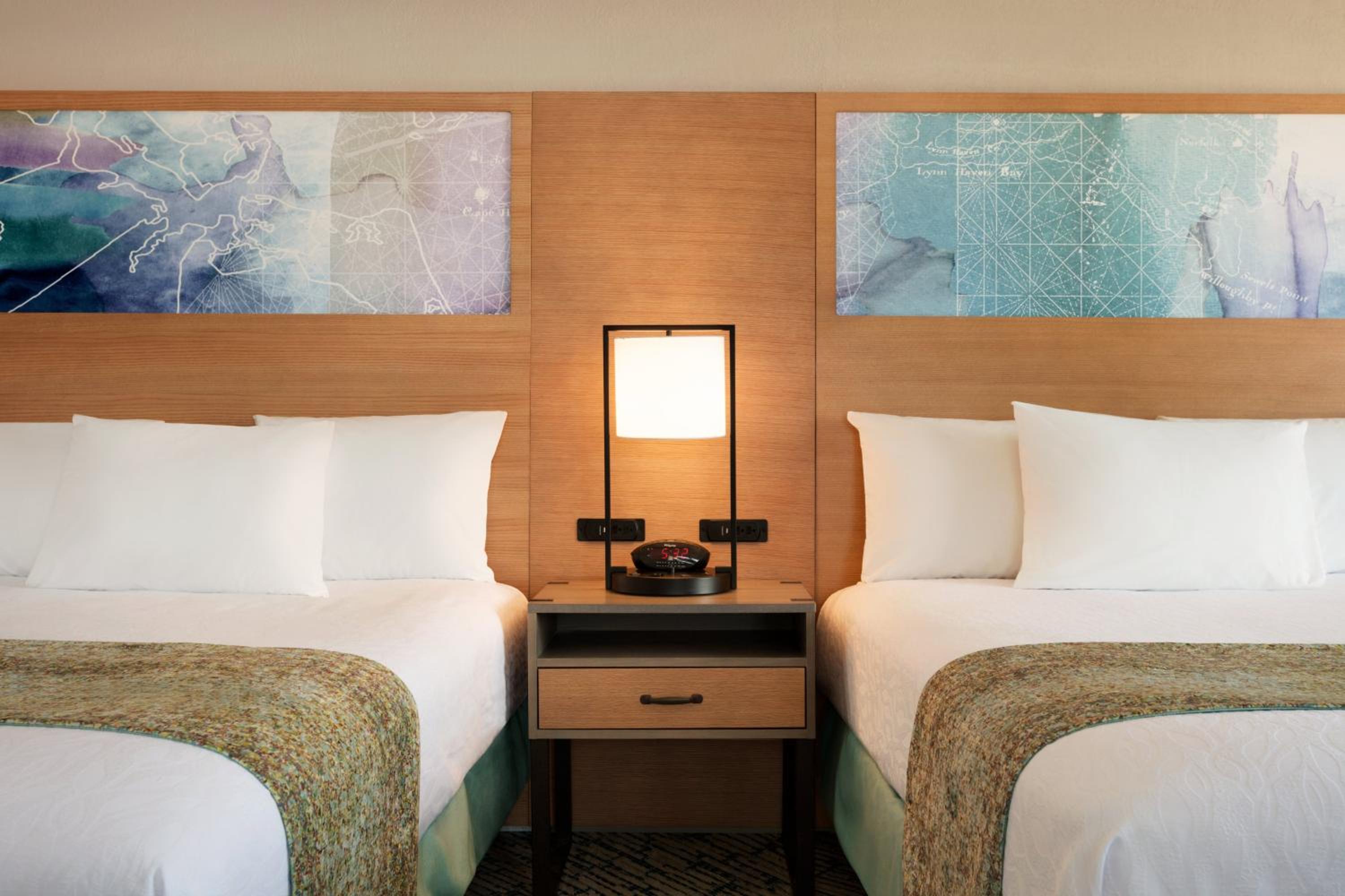Queen Room with Two Queen Beds - Non Smoking/ No View - Photo 1