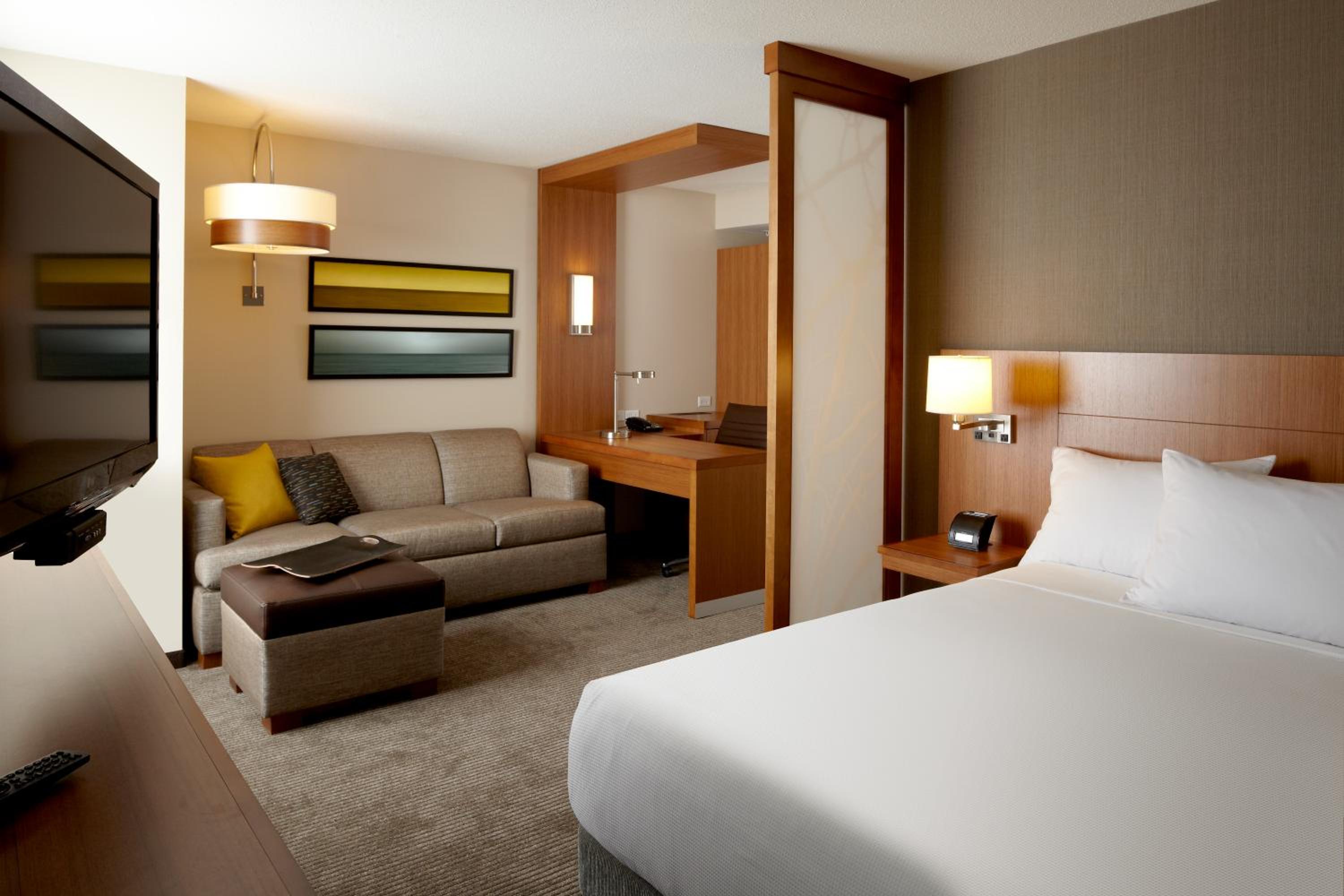 King Room with Sofa Bed - High Floor - Photo 11
