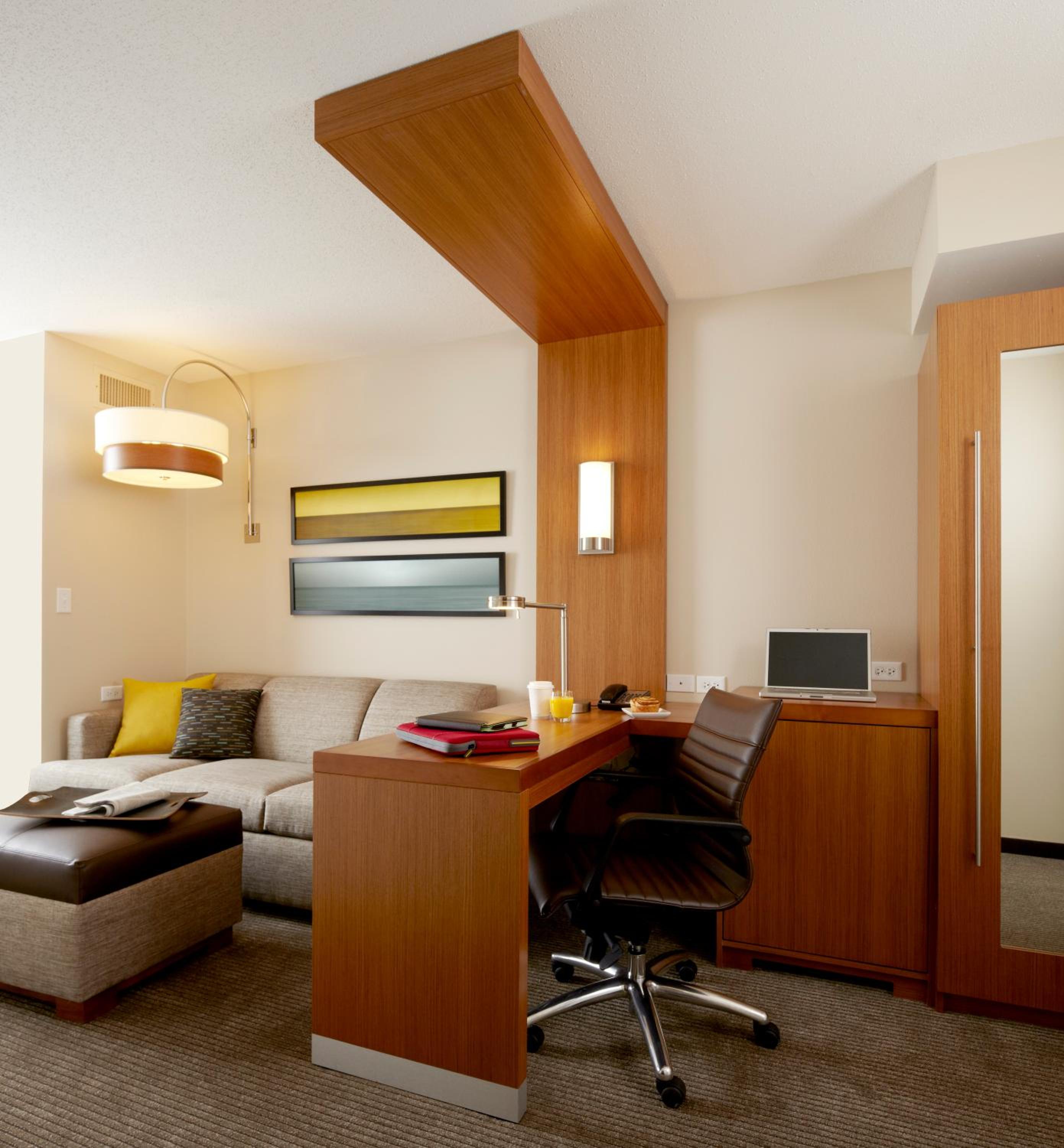 King Room with Sofa Bed - High Floor - Photo 14