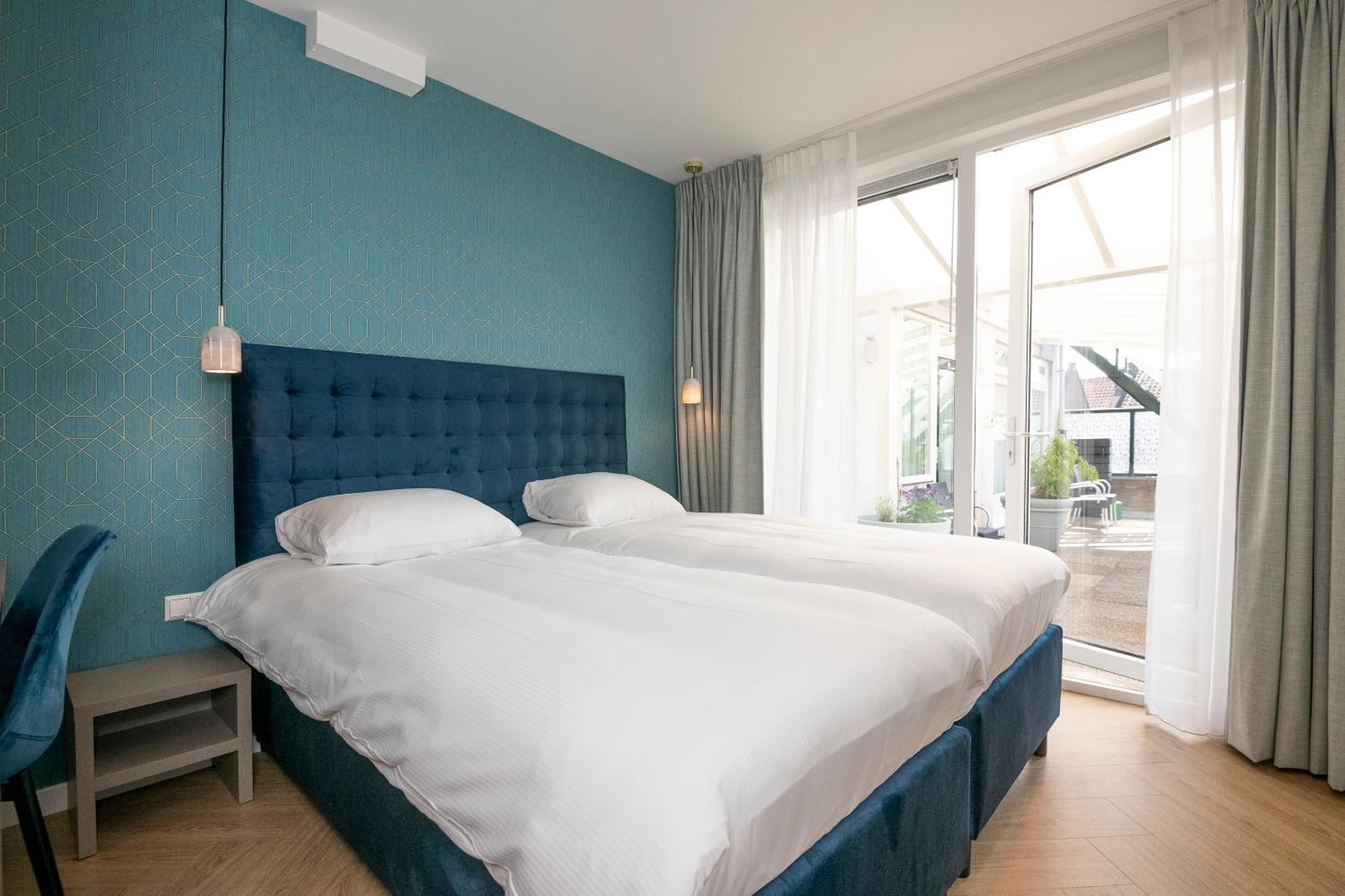 Deluxe Twin Room photo 2