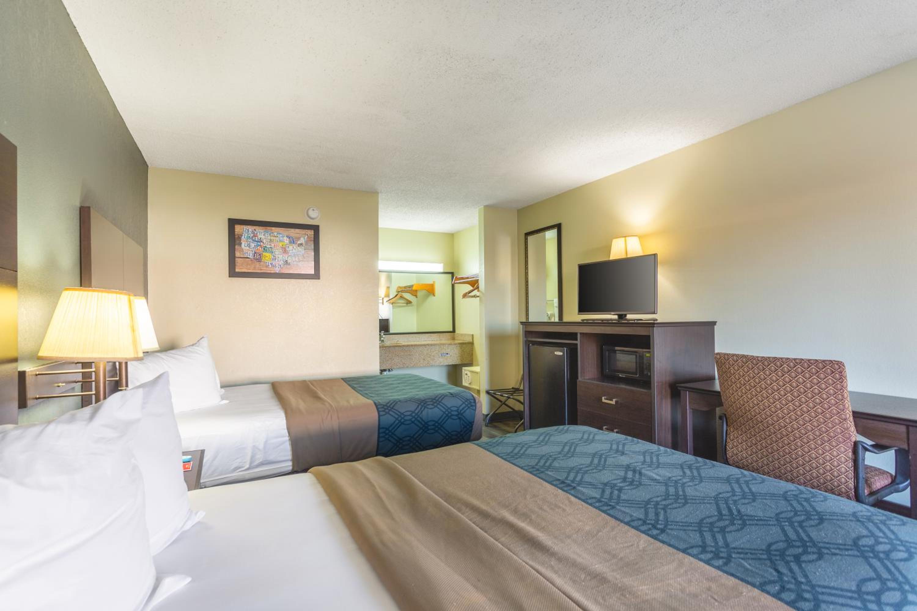 Double Room with Two Double Beds - Smoking - Photo 2