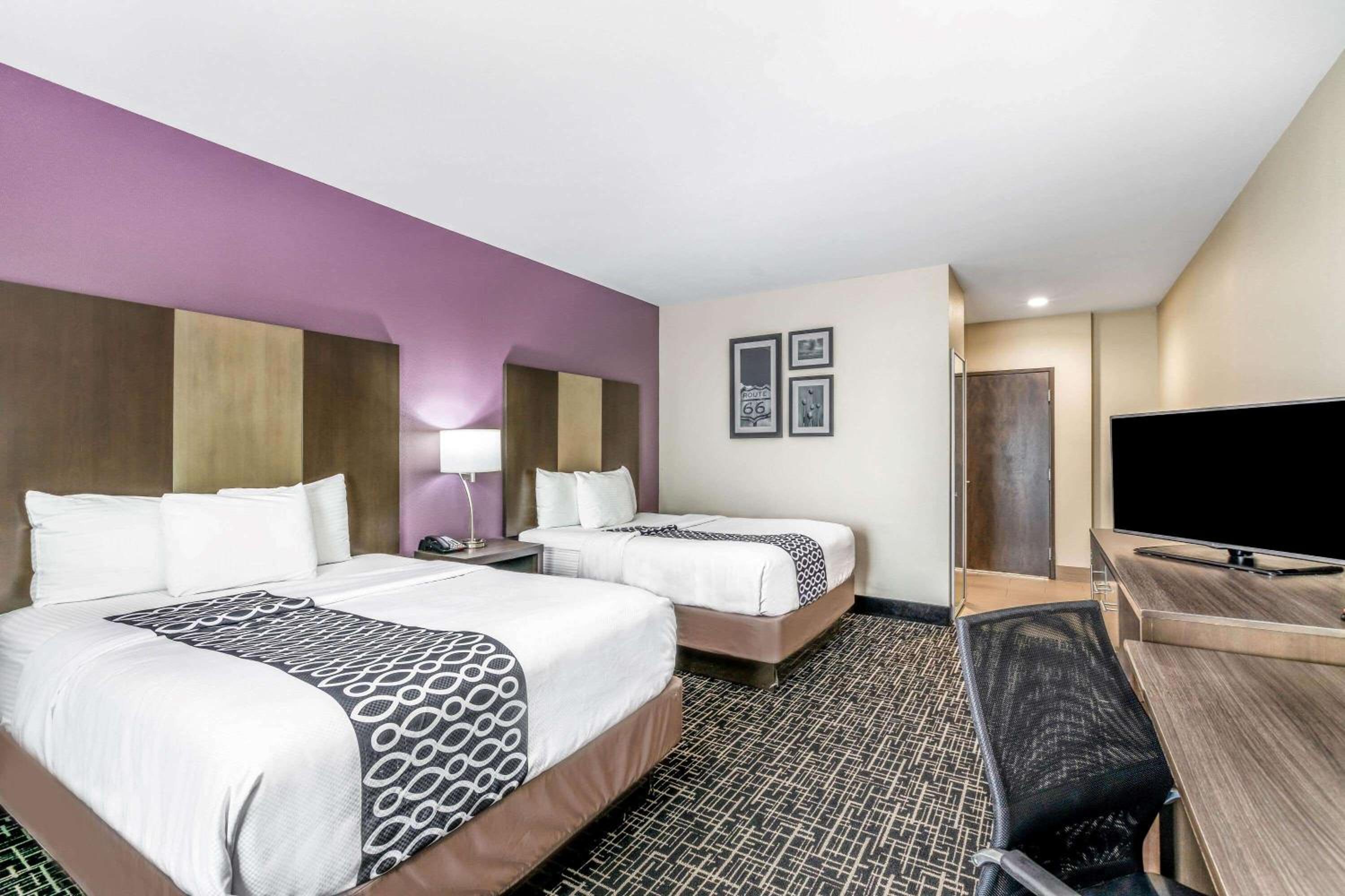 Queen Room With Two Queen Beds photo 3