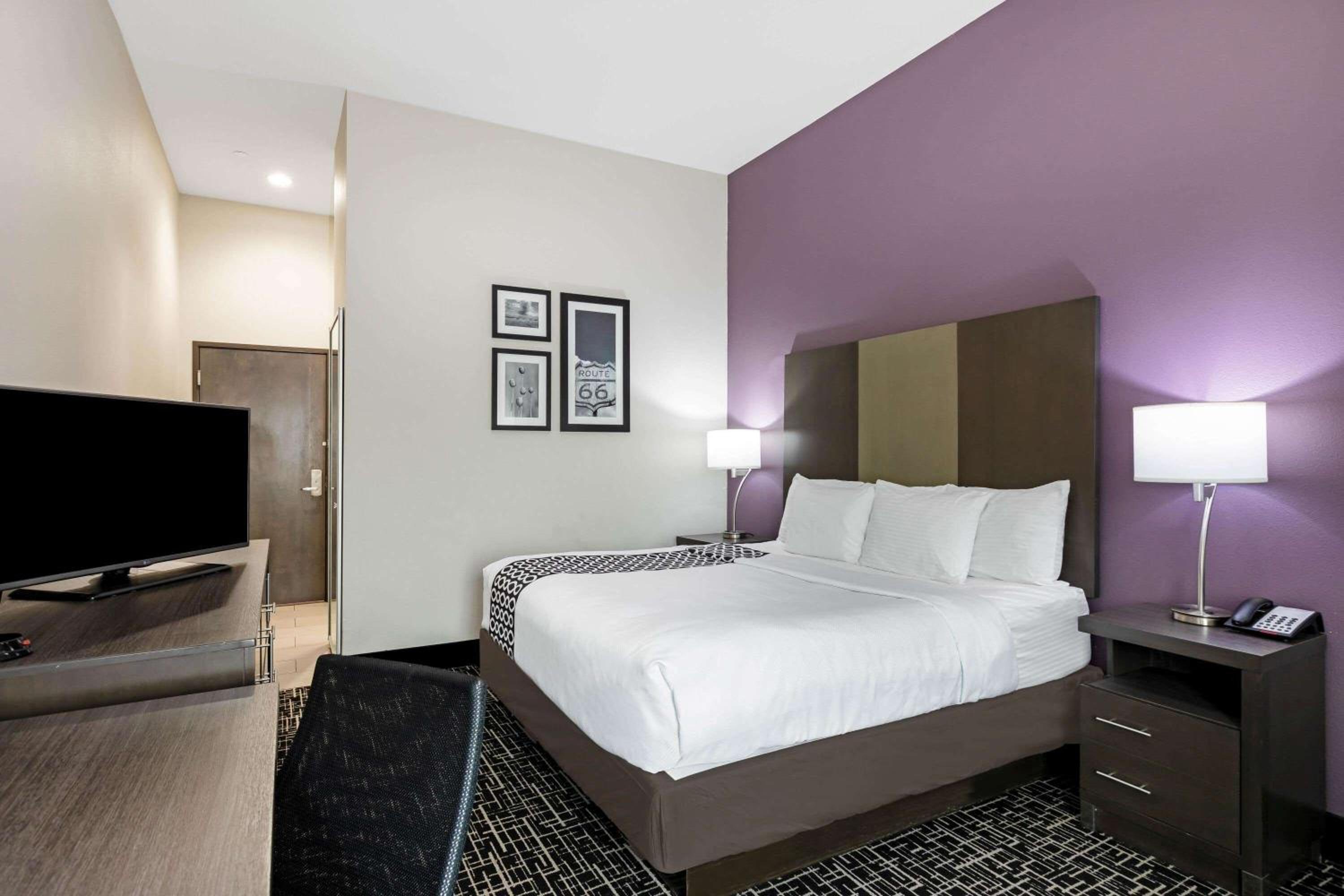 King Room - Non Smoking photo 1