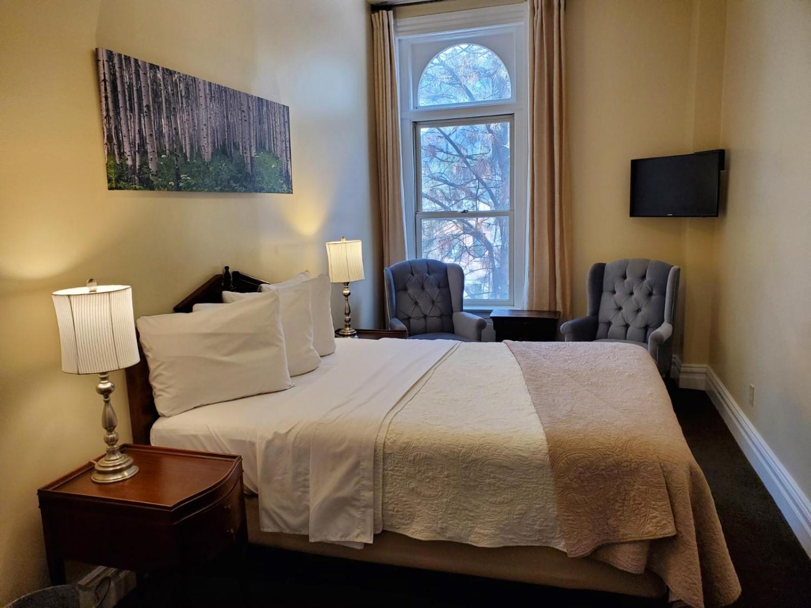 Queen Room