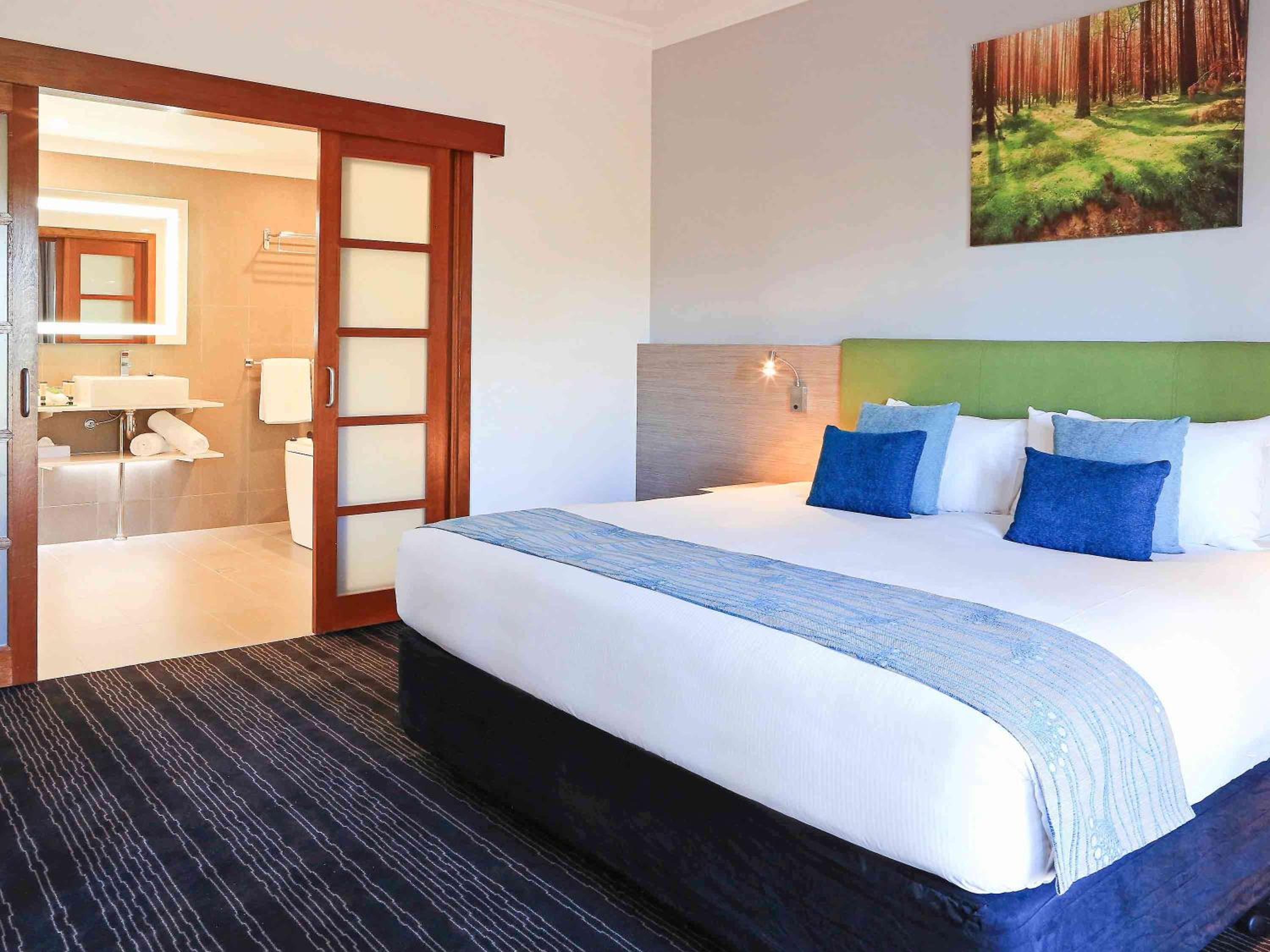Executive Suite - Photo 7