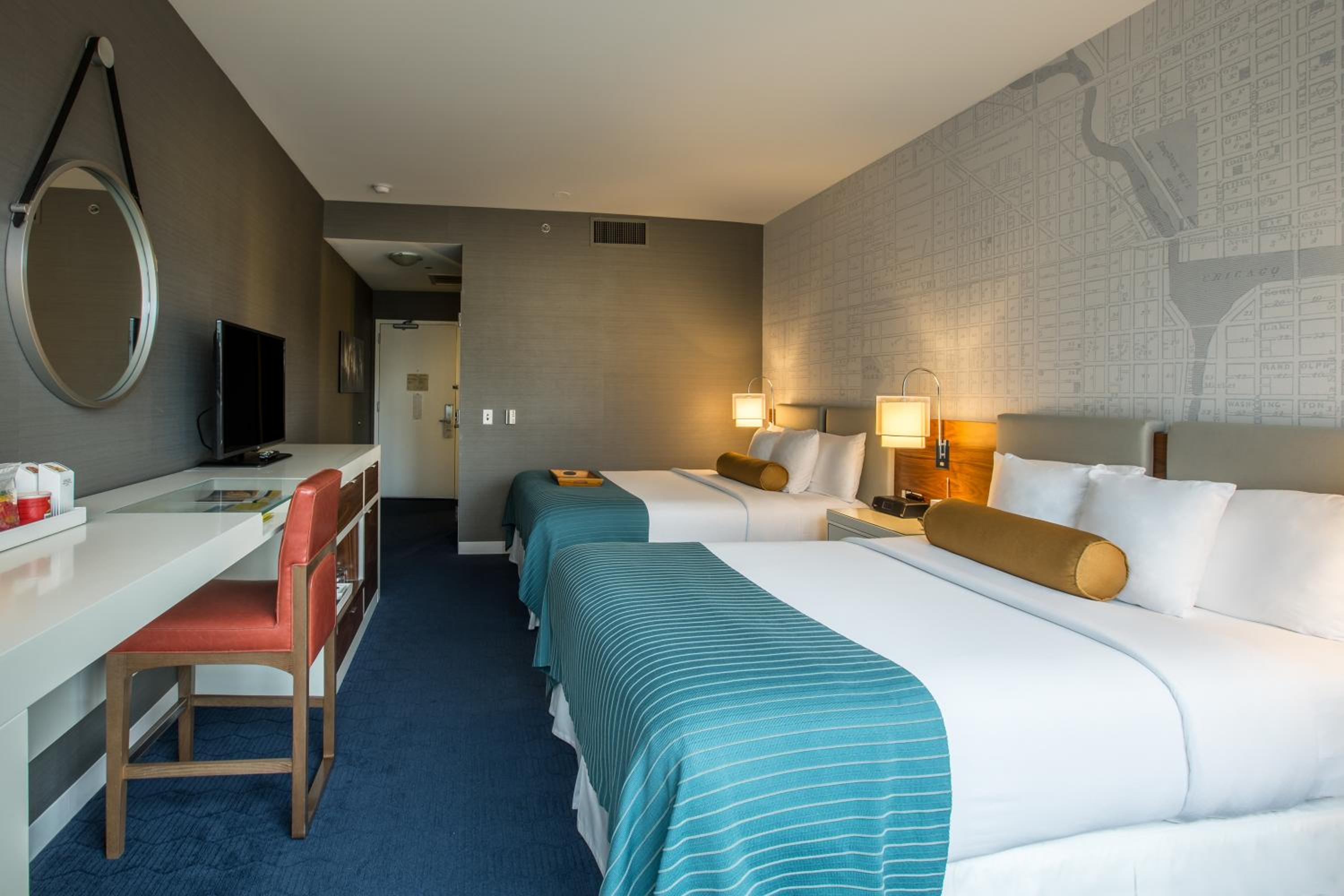 Deluxe Queen Room with Two Queen Beds - Disability Access thumbnail 5