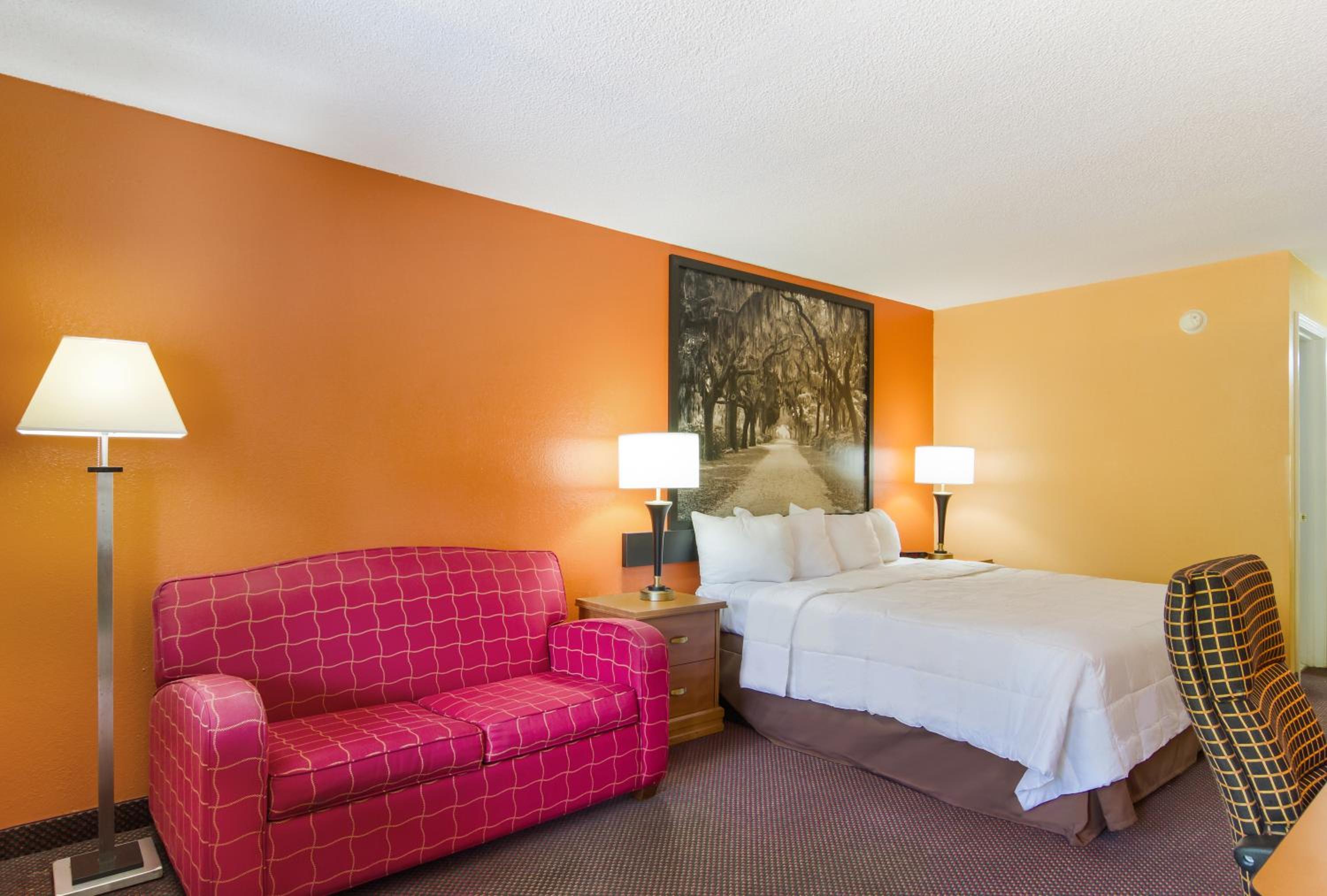 King Room - Non-Smoking - Photo 1